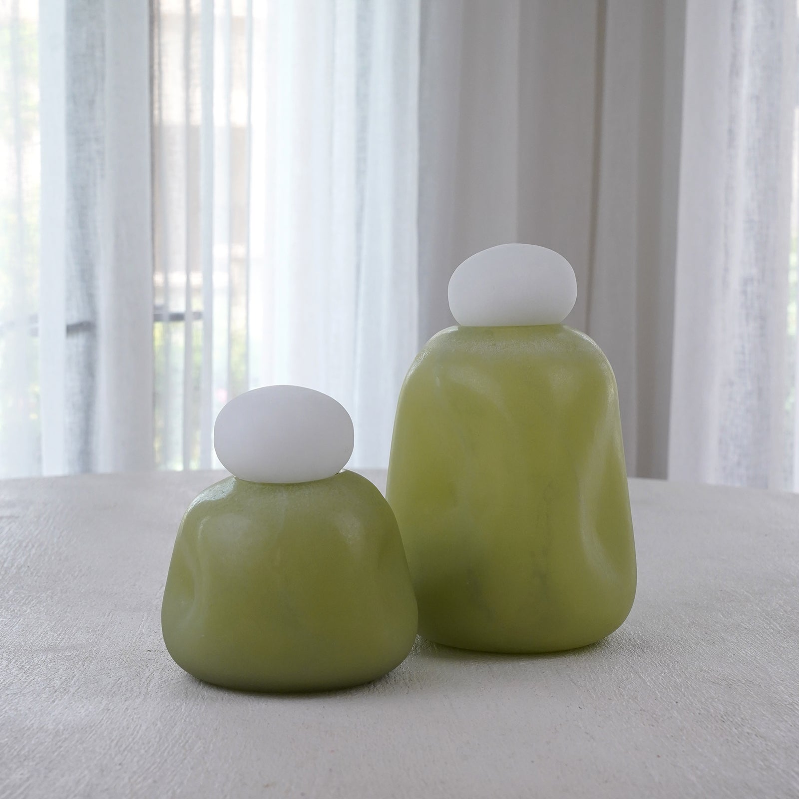 Pistachio Green - Decorative Glass Vase With Lid  - WS Living - UAE - Vase Wood and steel Furnitures - Dubai