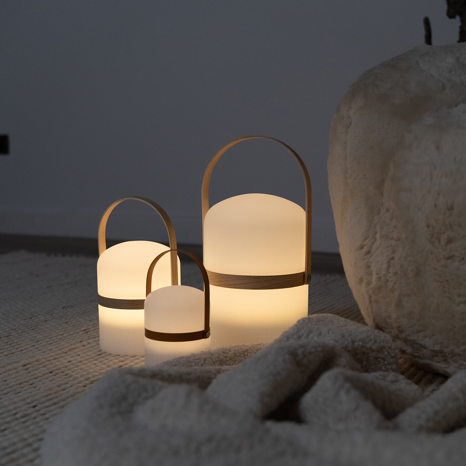 Apus Cordless Table Lamp - Solid Wood Handle - Table Lamp - WS Living - UAE Modern Home Furniture Stores in Dubai