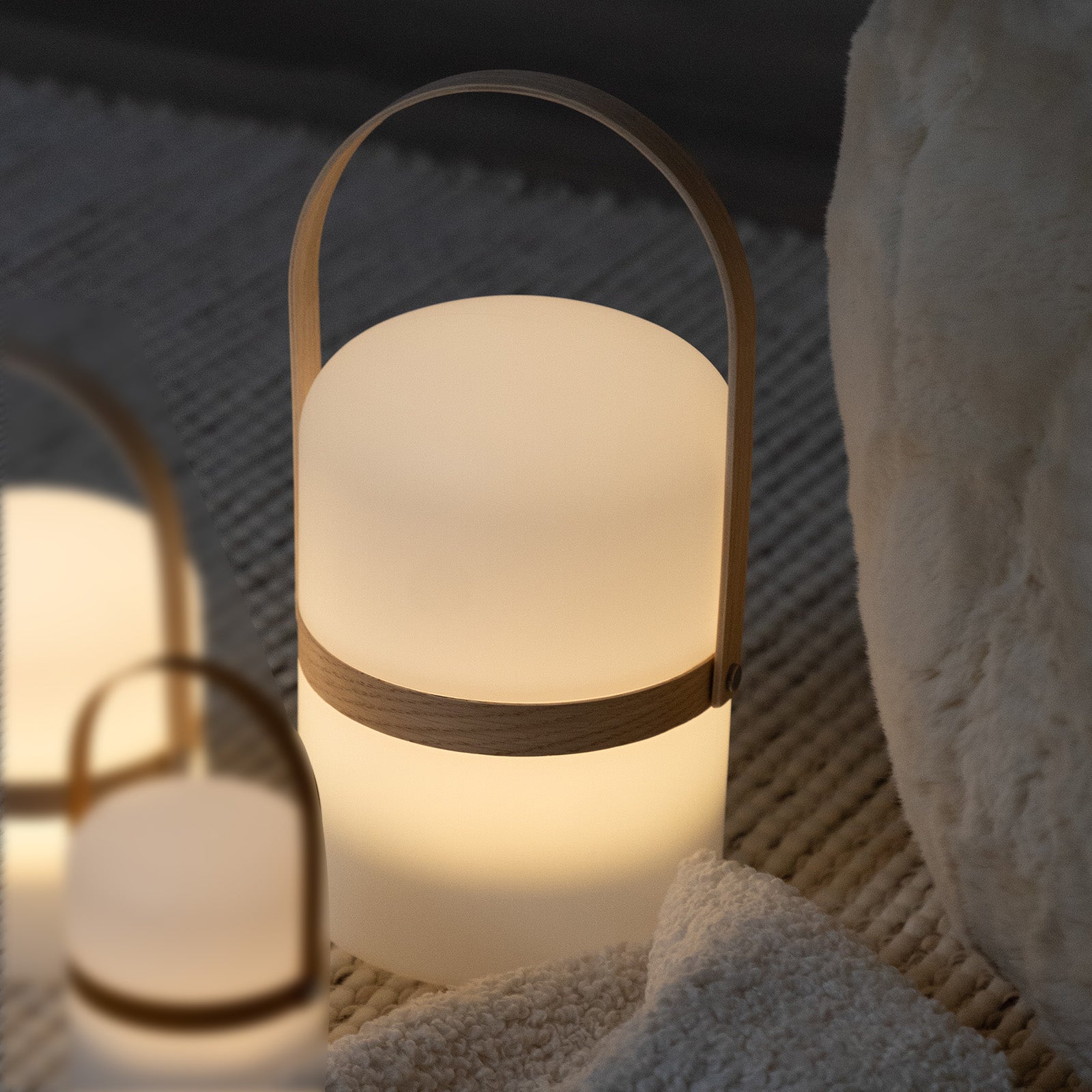 Apus Cordless Table Lamp - Solid Wood Handle - Table Lamp - WS Living - UAE Modern Home Furniture Stores in Dubai