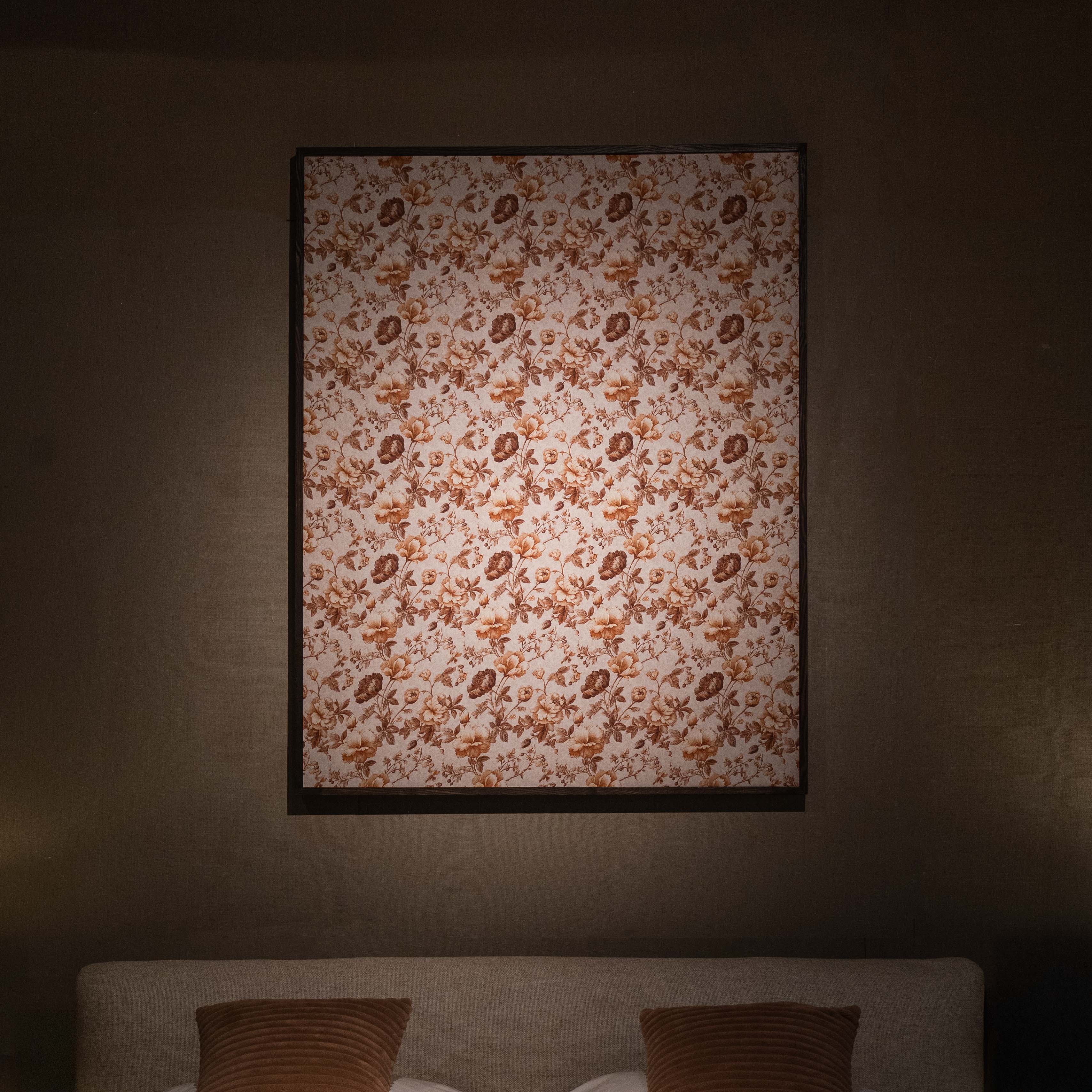 لوحة جدارية عصرية بتصميم انسيابي وشكل مميز