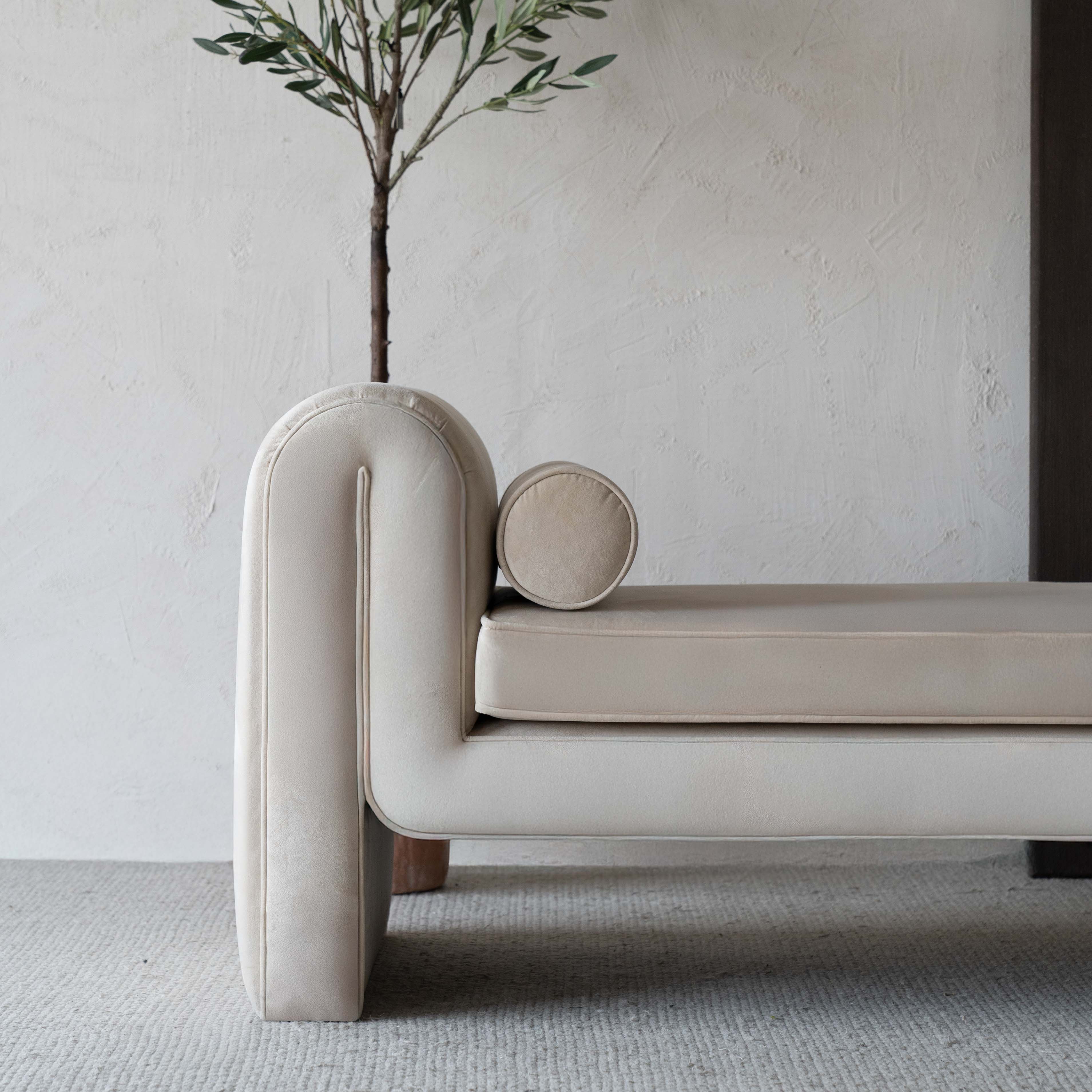 Aviara Modern Manhattan Style Velvet Bench - Bench - WS Living Furniture Furniture Store in Dubai