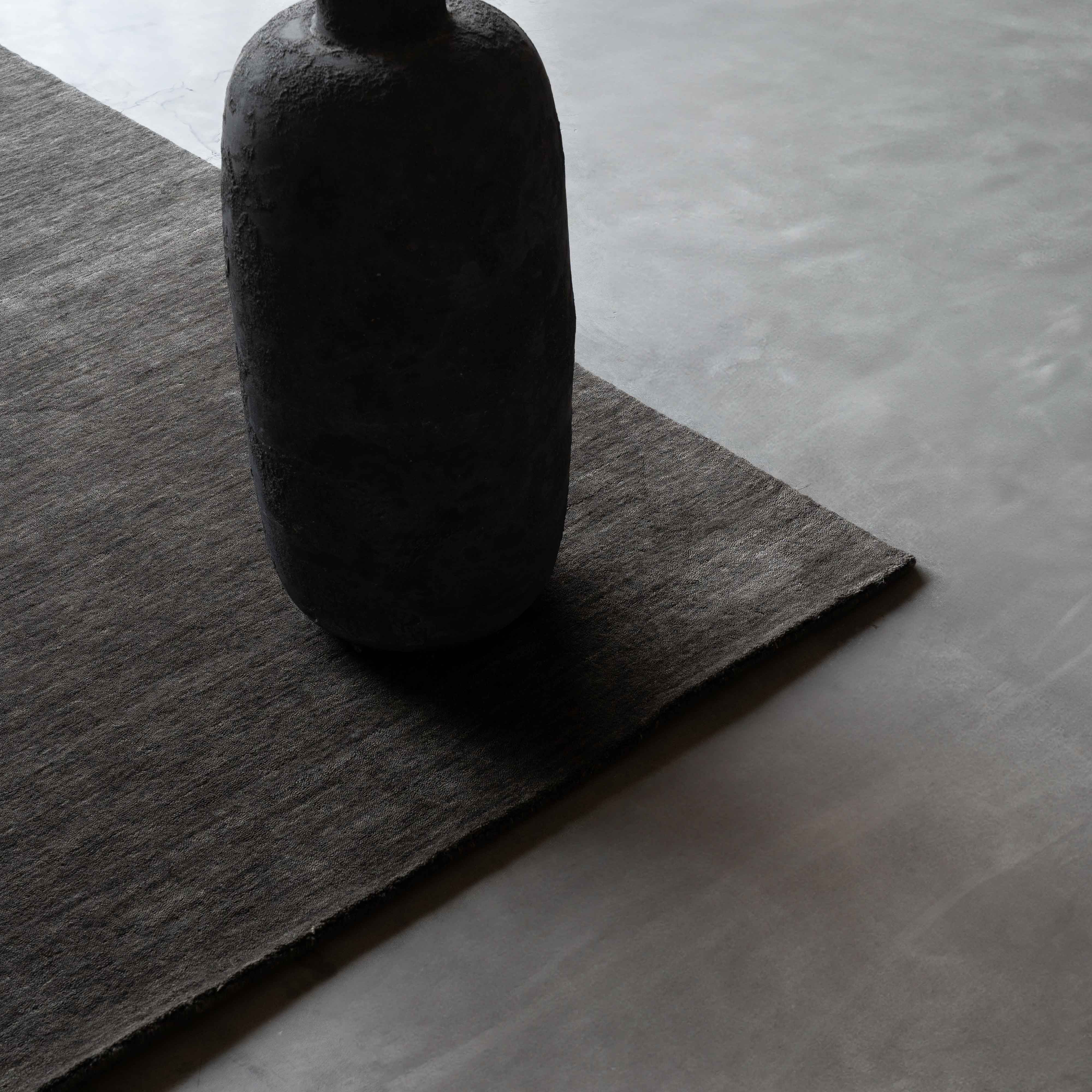 Aviral Handcrafted Black and Grey Wool Soft Rug - Rug - WS Living - UAE Modern Home Furniture Stores in Dubai