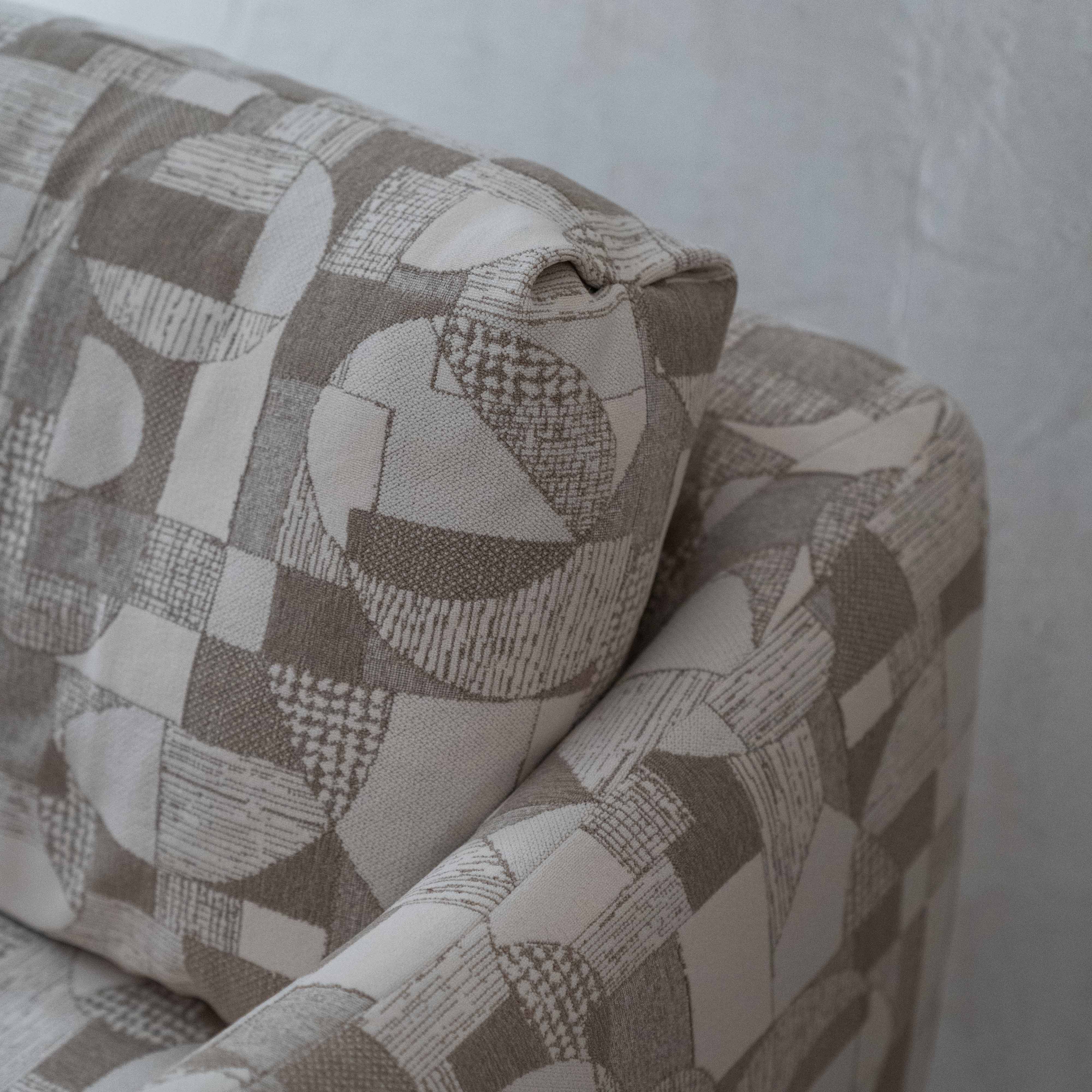 Belatta Modern Swivel Armchair