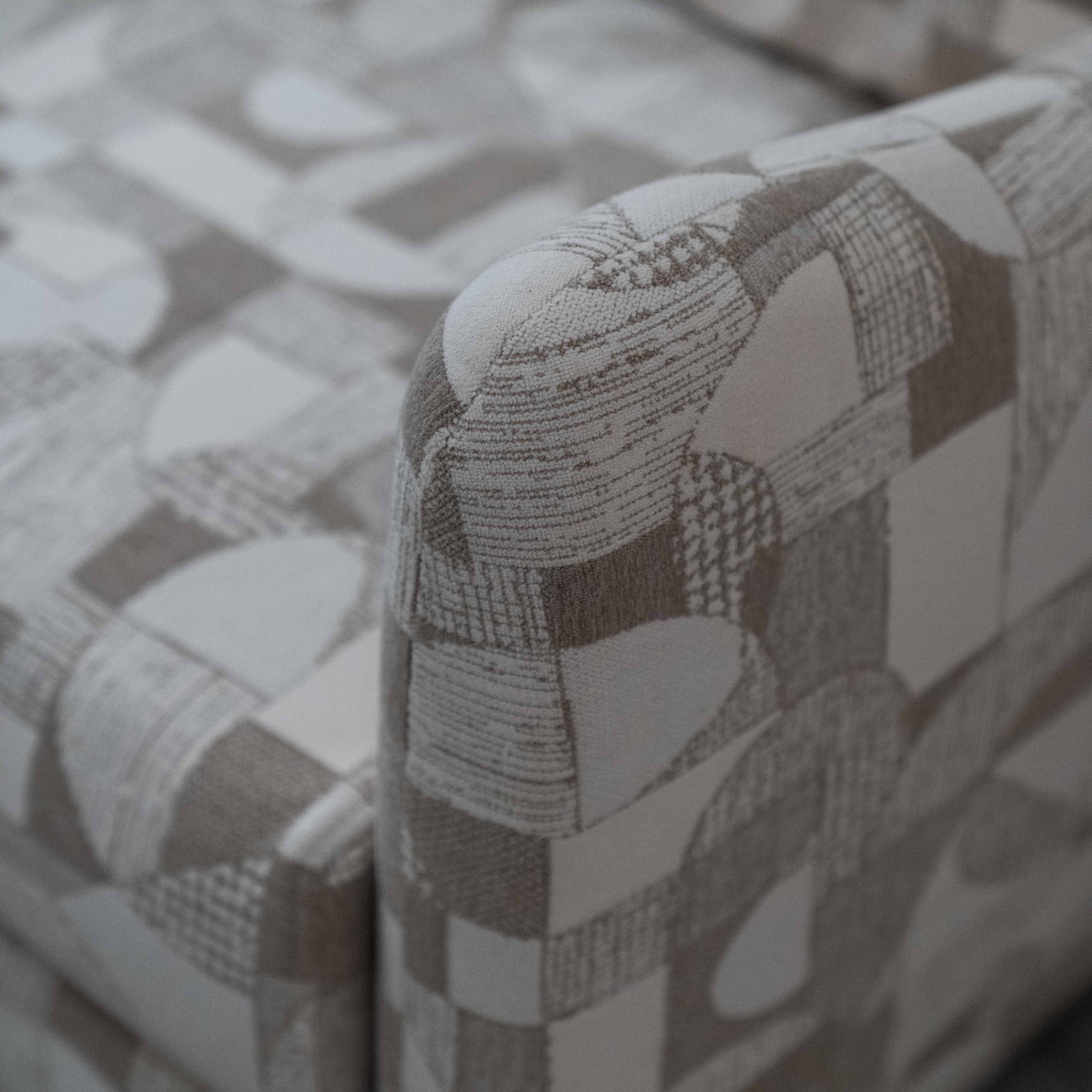 Belatta Modern Swivel Armchair