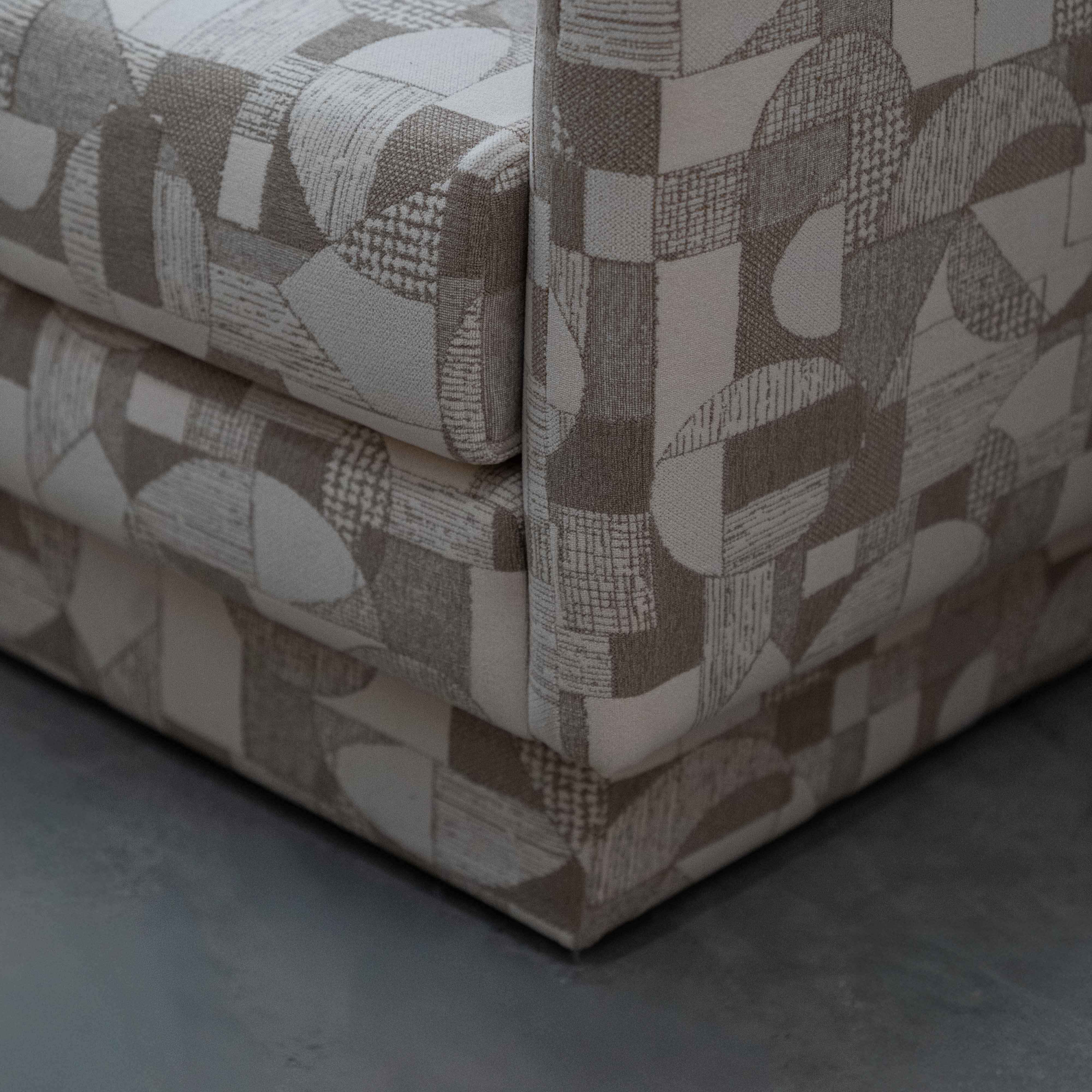 Belatta Modern Swivel Armchair