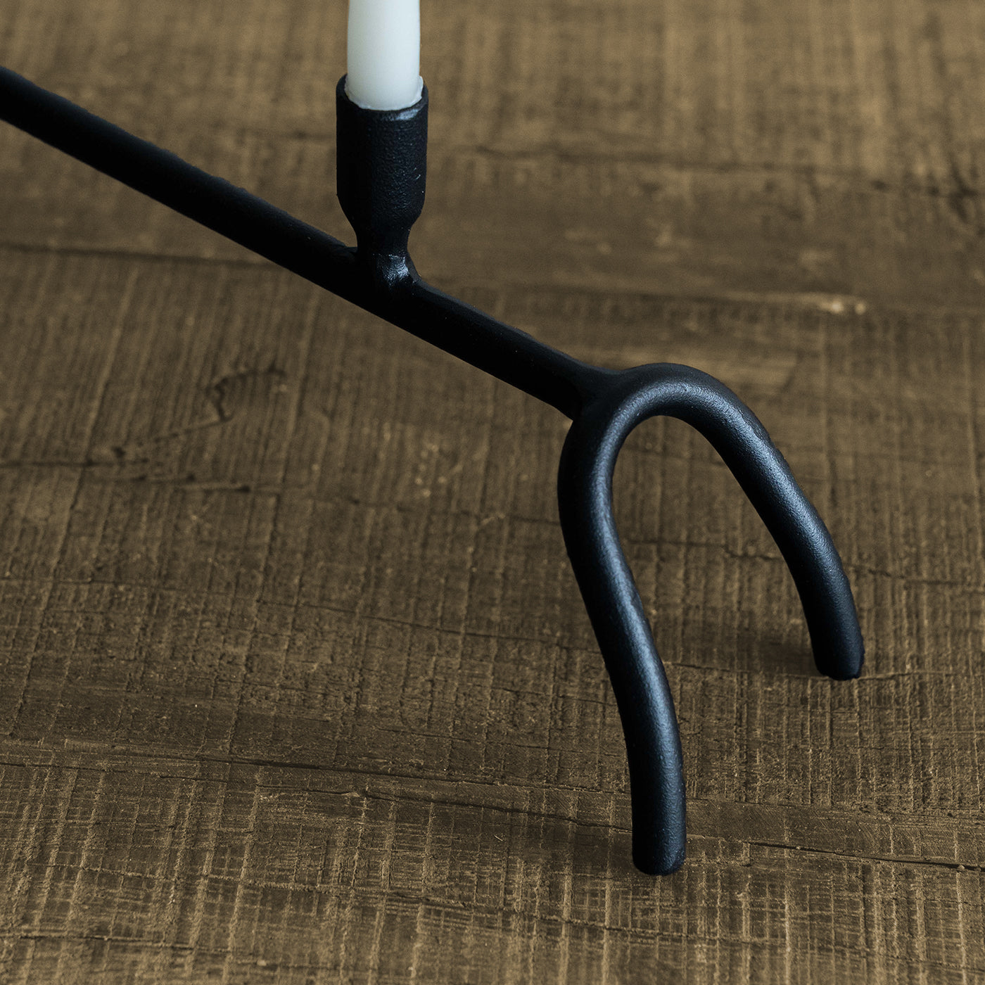 Nivaro Metal Candle Holder