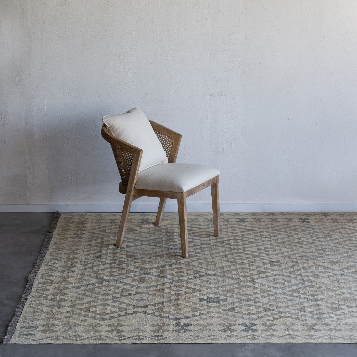 Navarre Handcrafted Kilim Rug - Light Beige