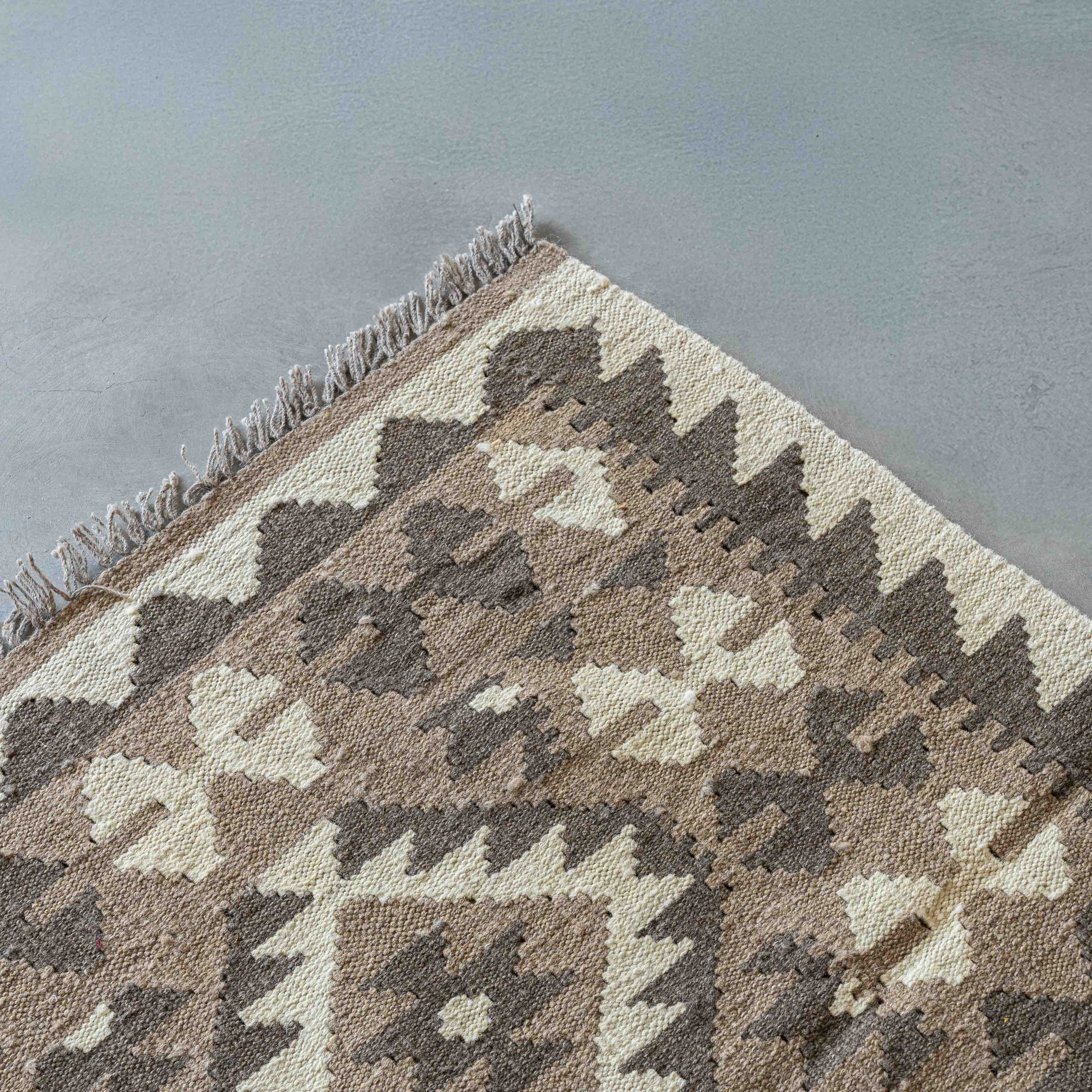 Casablanca Handcrafted Classic Vintage Wool Kilim Beige Rug - Rug - WS Living Furniture  Furniture Store in Dubai