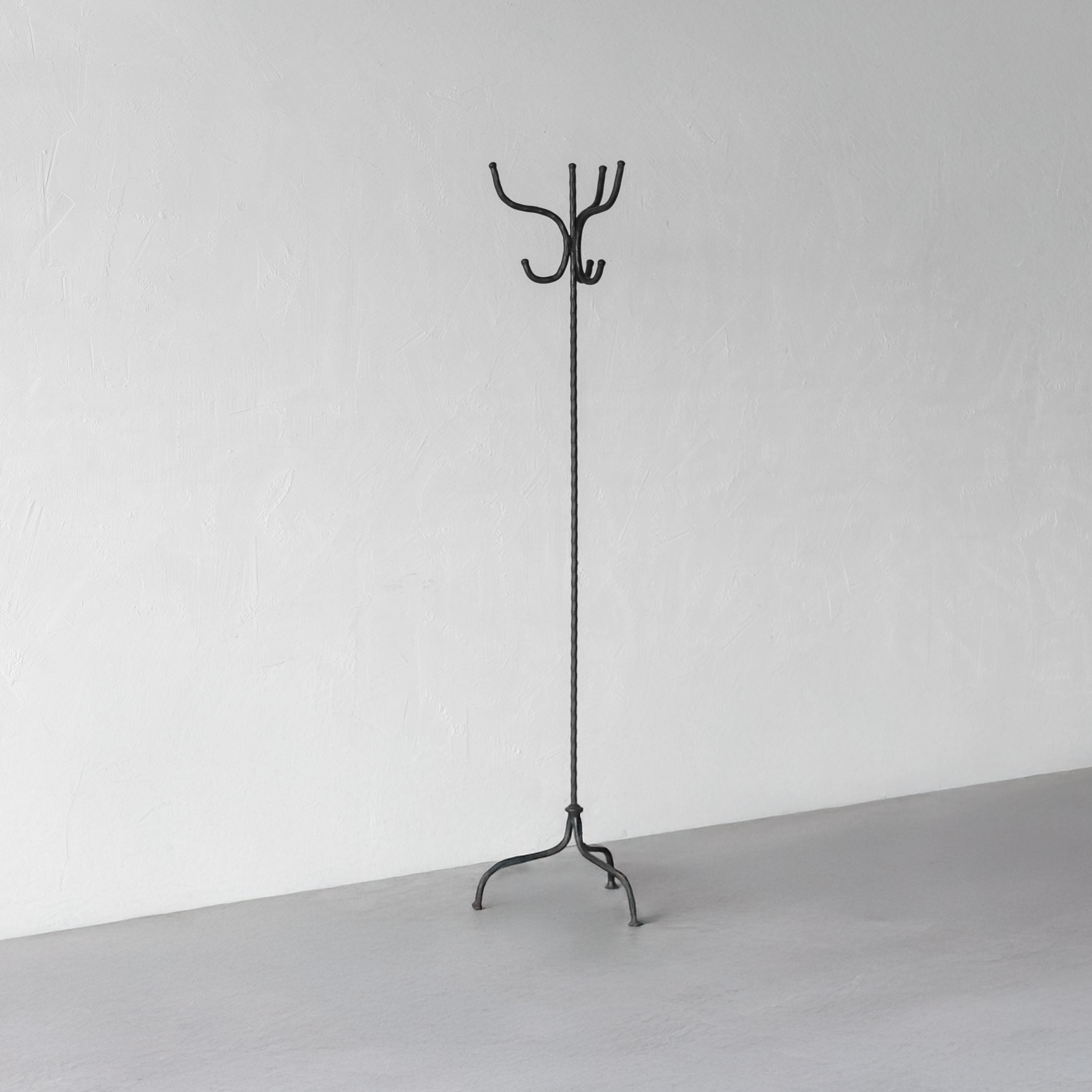 Coat Nest - Standing Floor Cloth Hanger