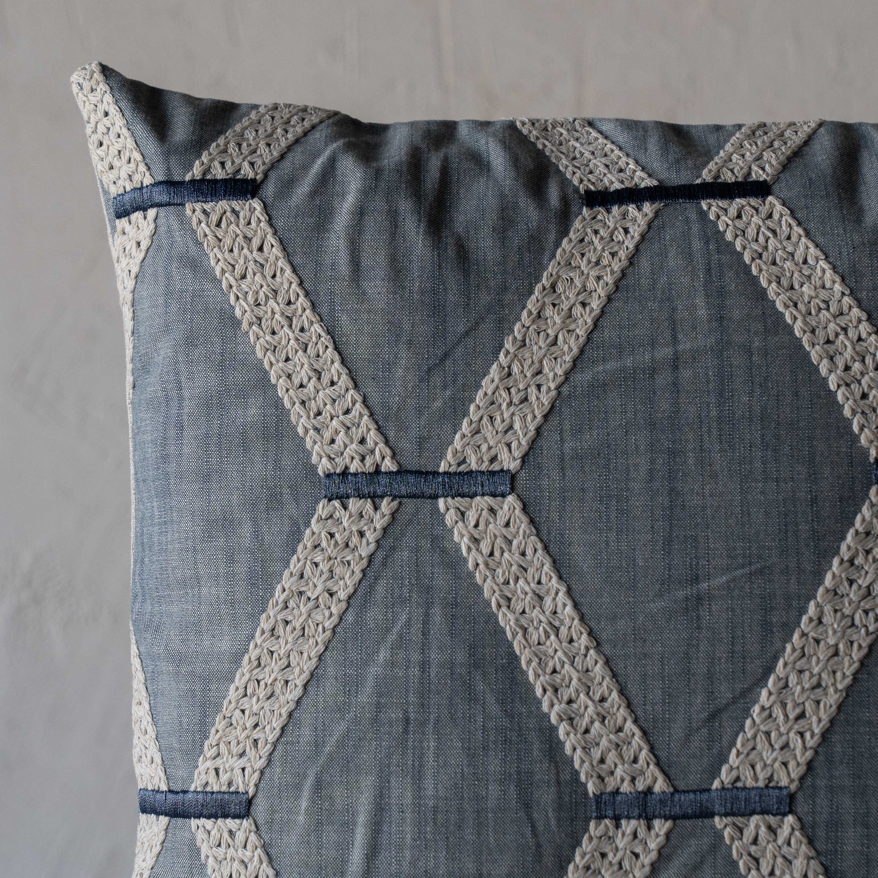 Woven Diamond Pattern Accent Cushion Cover - BLUE