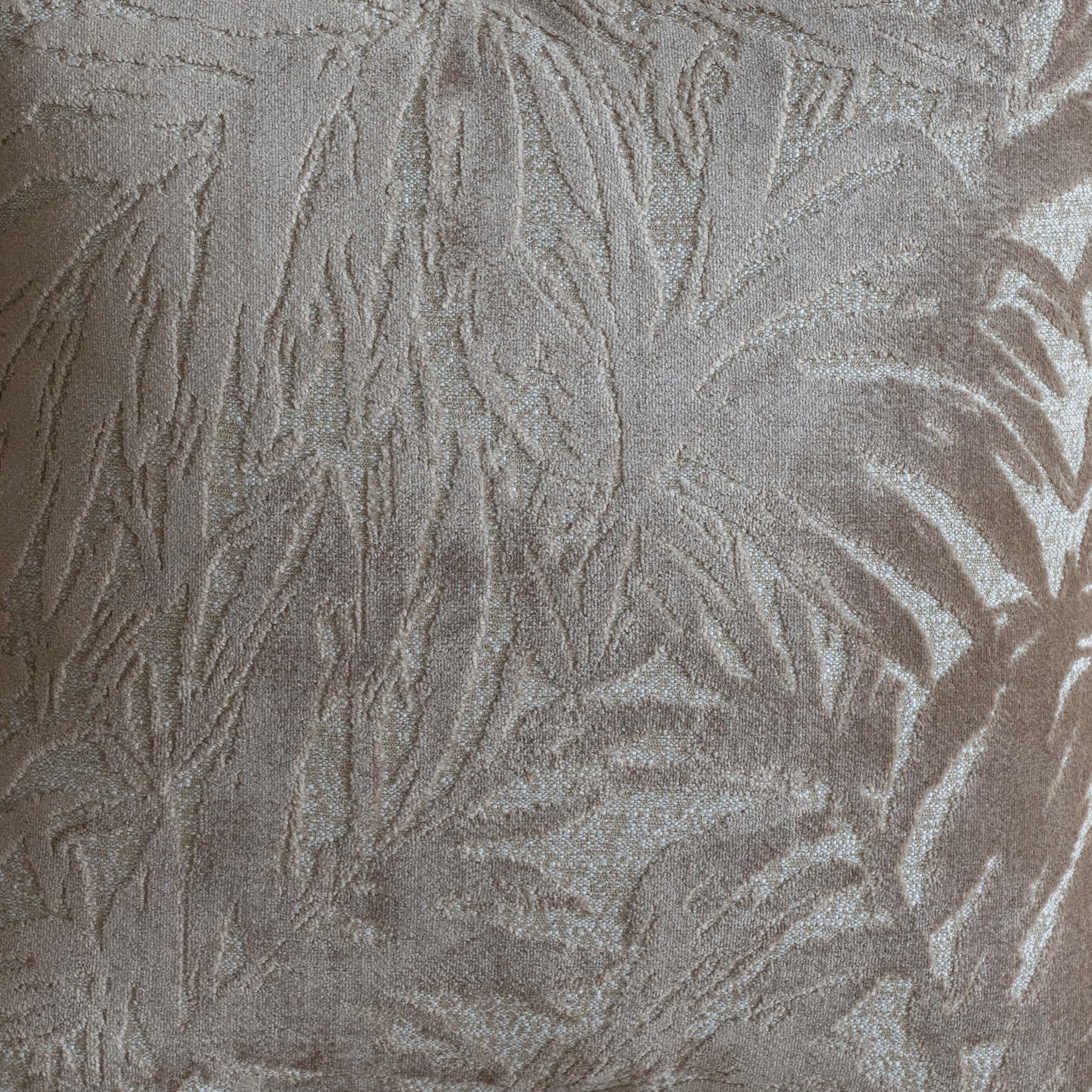 غطاء وسادة فيليور أبيض