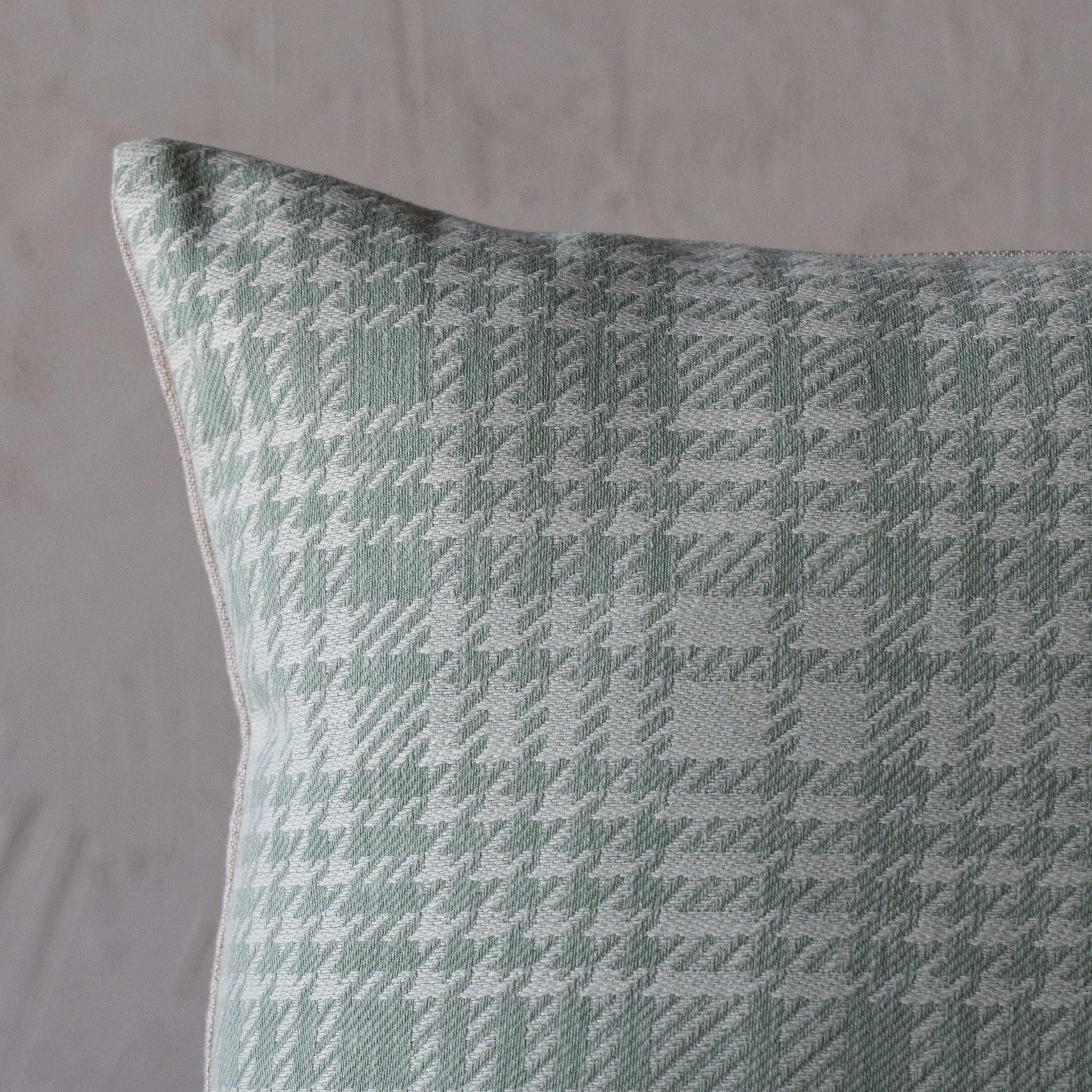 Houndstooth Accent Cushion Cover - GREEN