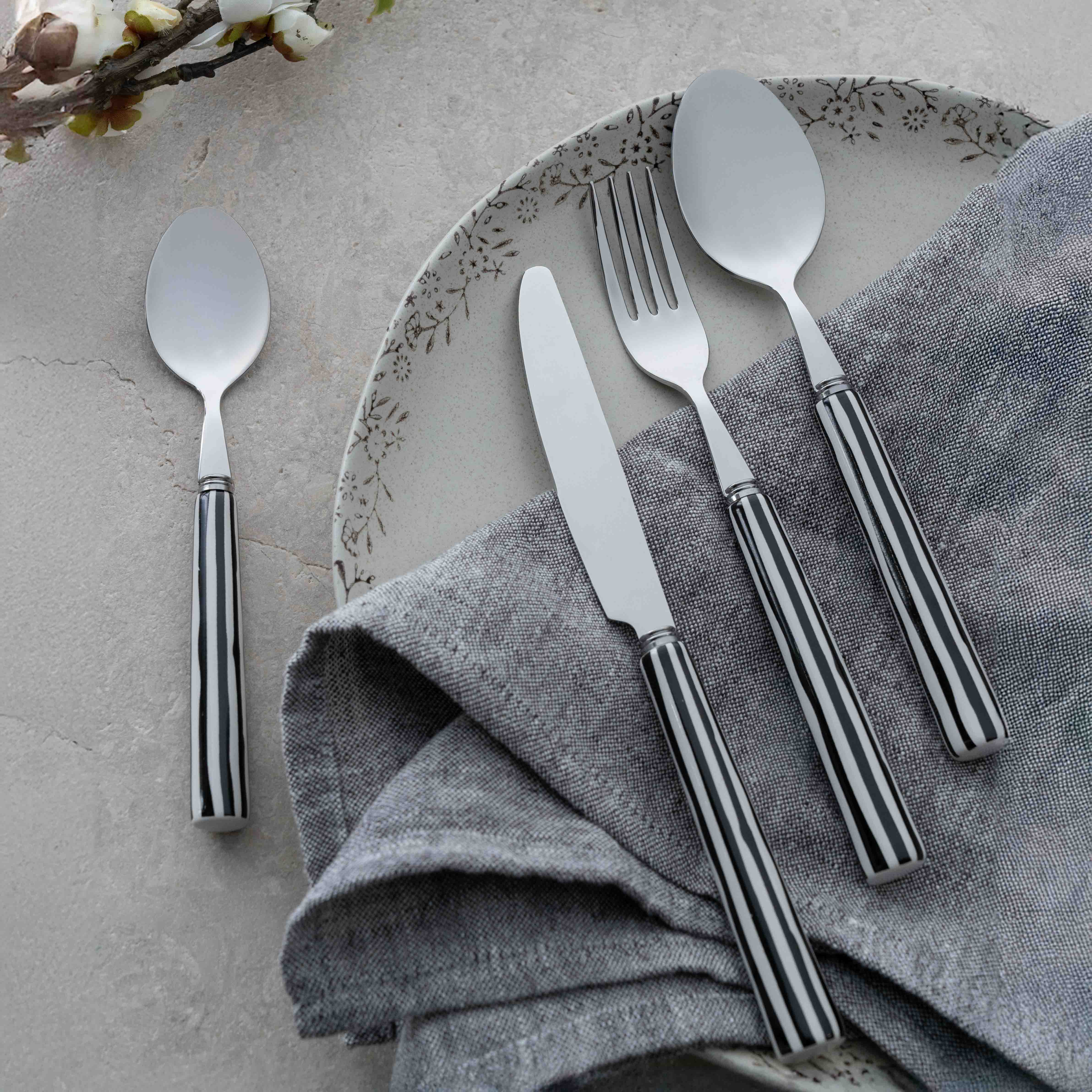Modern Cutlery Set Of 4 Persons 16 pcs - Ceramic Handle | Silver - Black - Cutlery Set - WS Living Furniture Furniture Store in Dubai
