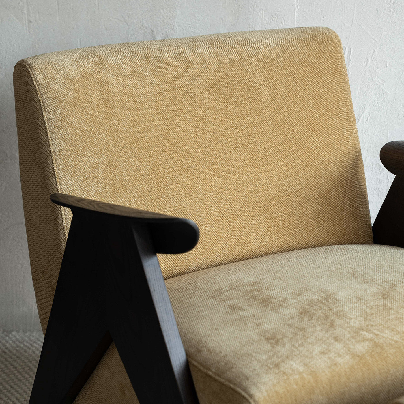 Elm Crest Retro Style Armchair With Ottoman