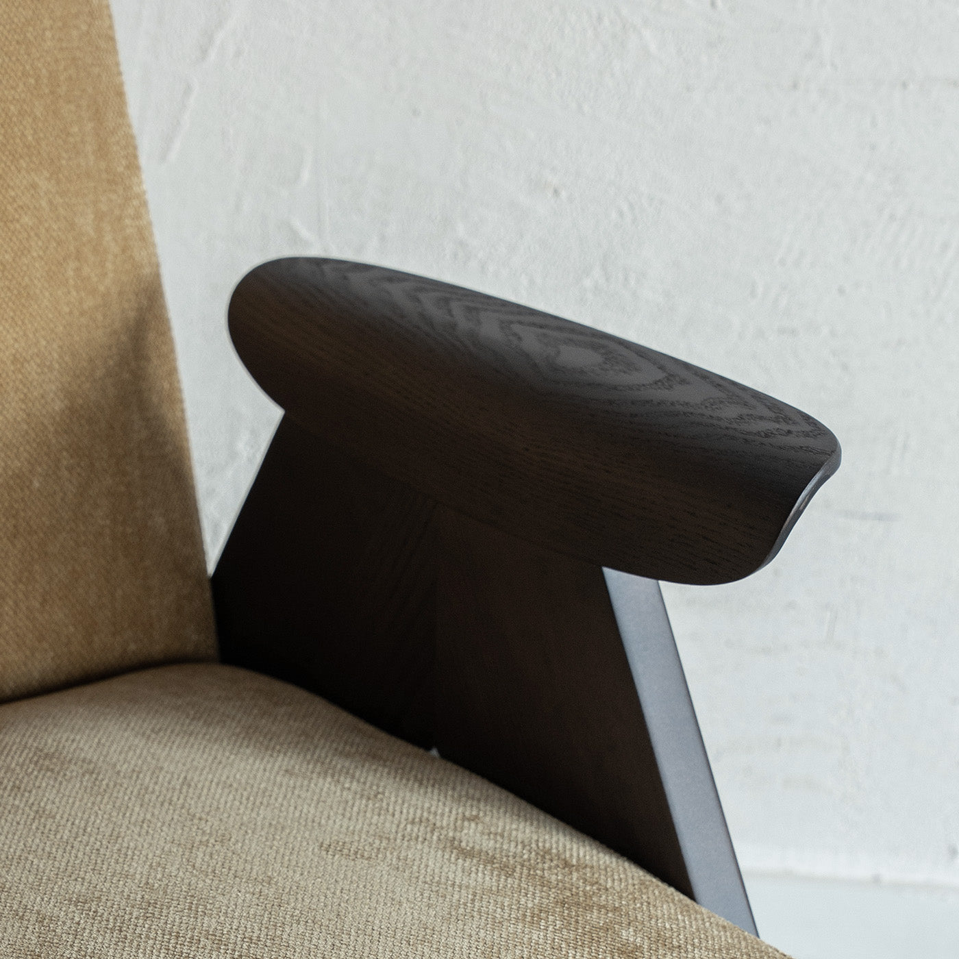 Elm Crest Retro Style Armchair With Ottoman