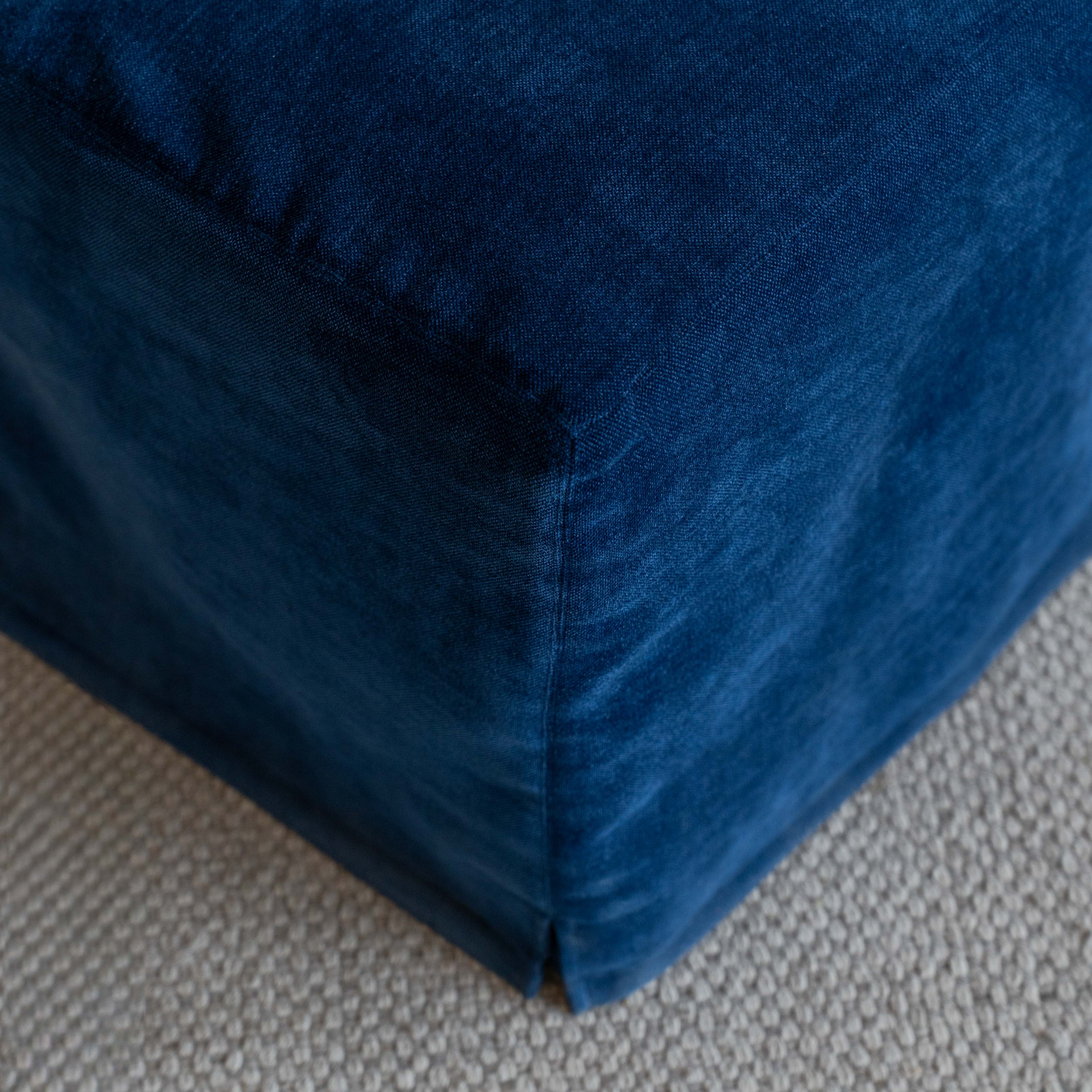 كرسي طعام إميلي