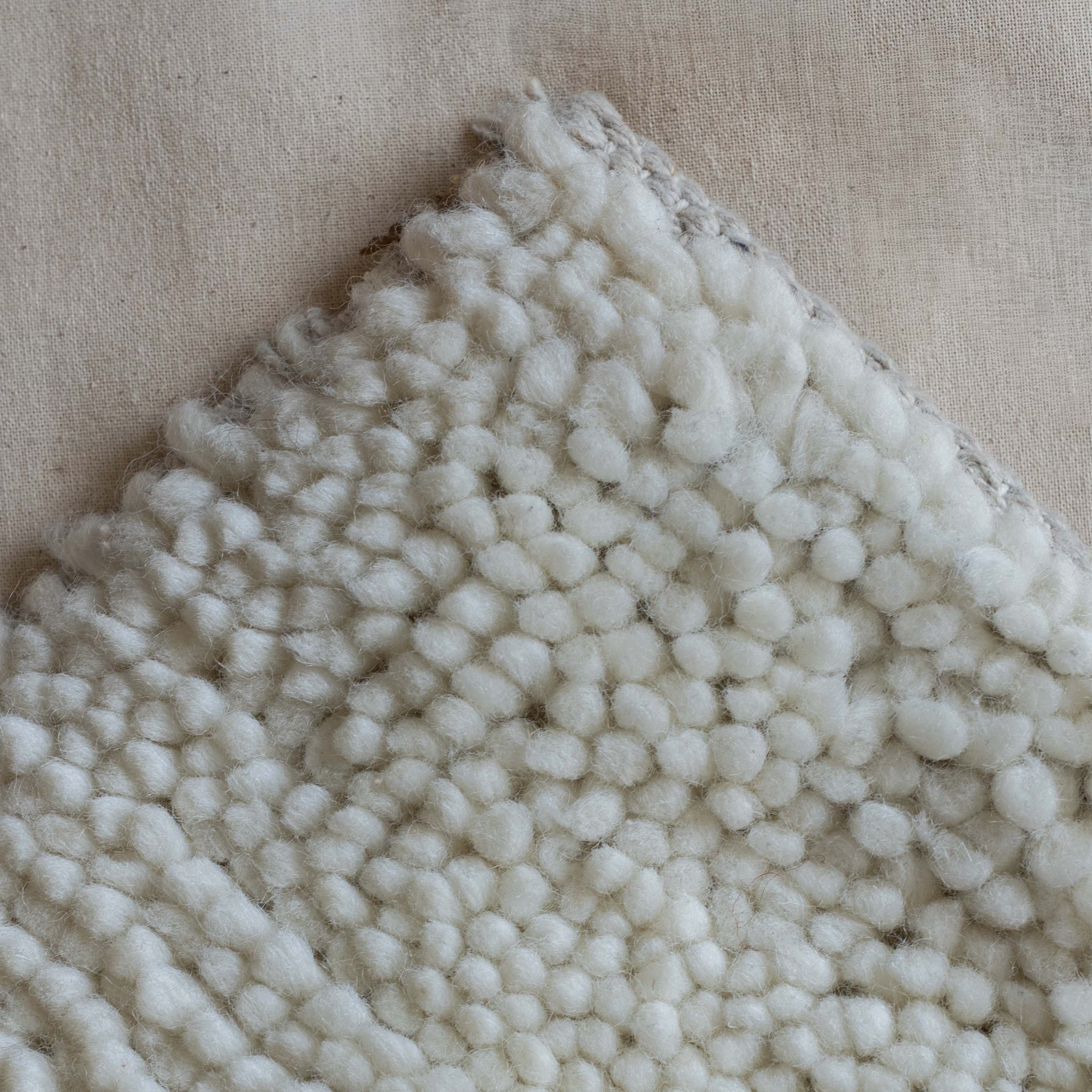 سجادة صوفية فاخرة وعصرية من فرونتير