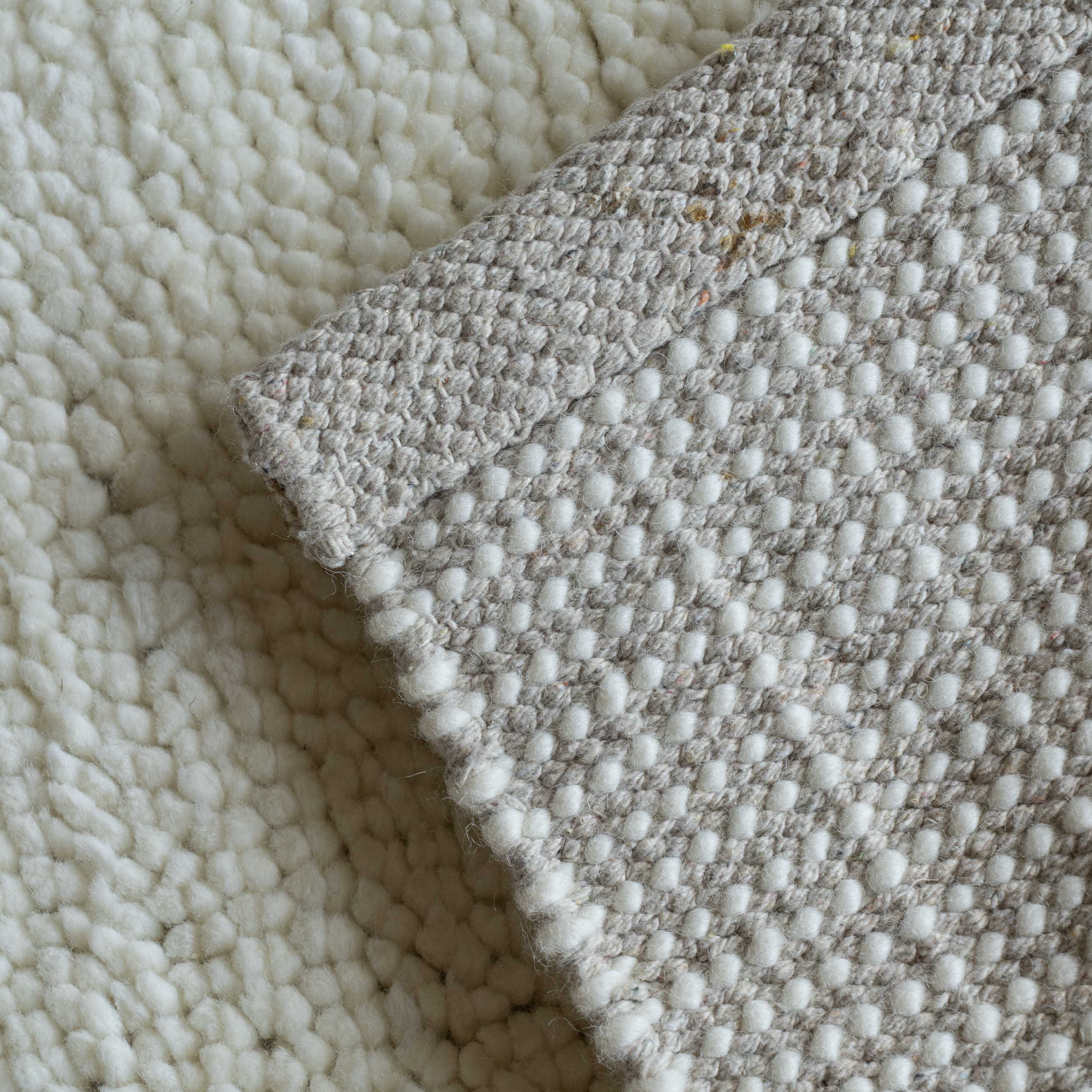 سجادة صوفية فاخرة وعصرية من فرونتير