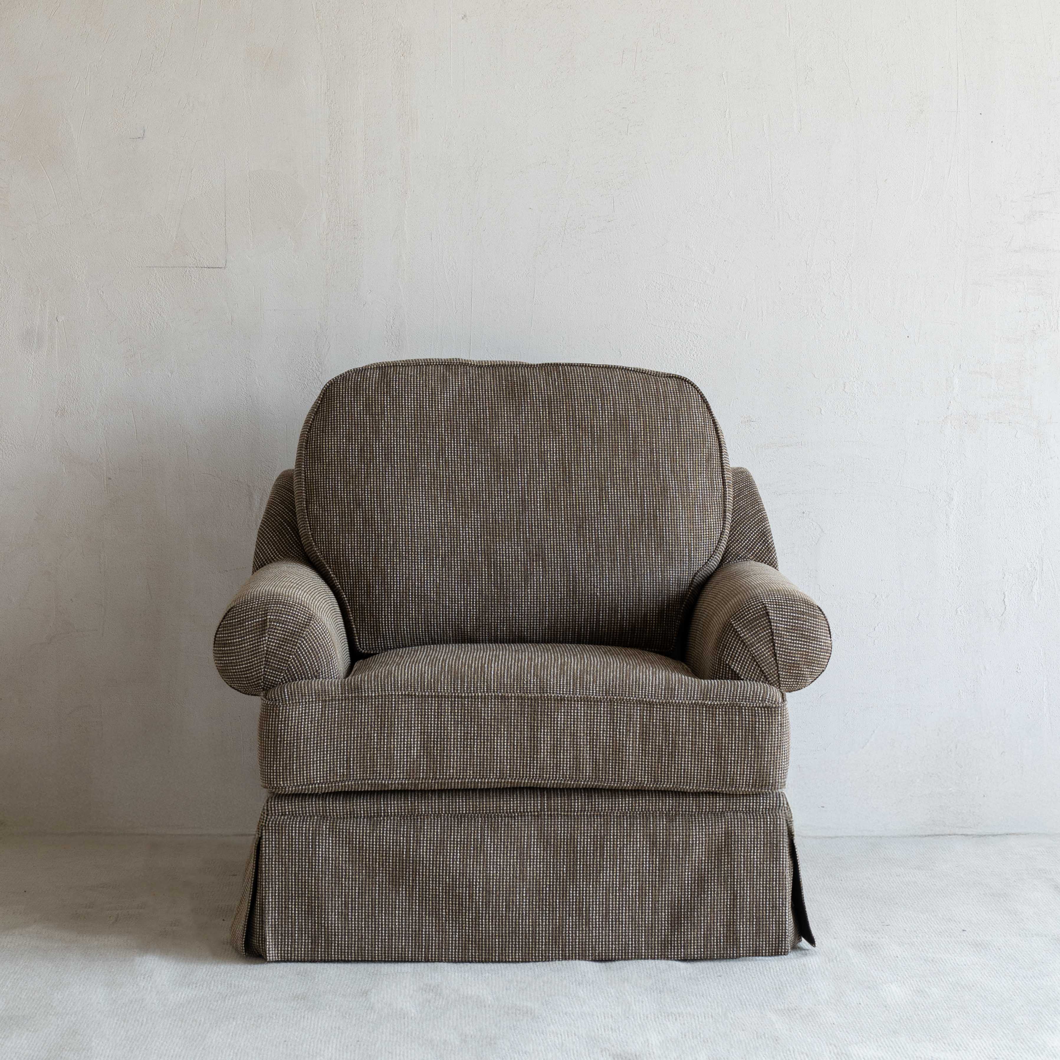 كرسي بذراعين كلاسيكي معاصر مستوحى من فيلم العراب - بني