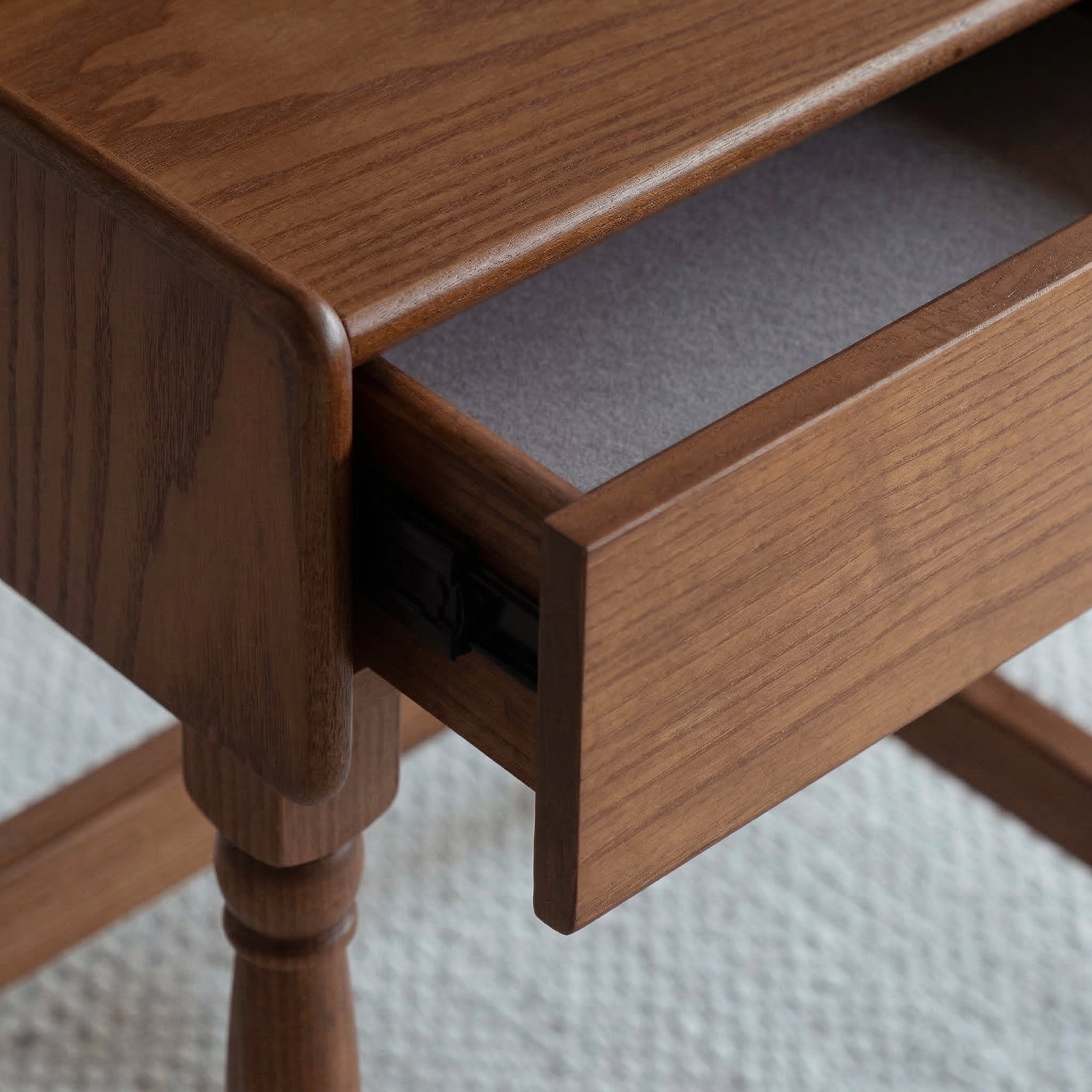 طاولة تزيين لوريك بتصميم منتصف القرن مع كرسي - لون طبيعي