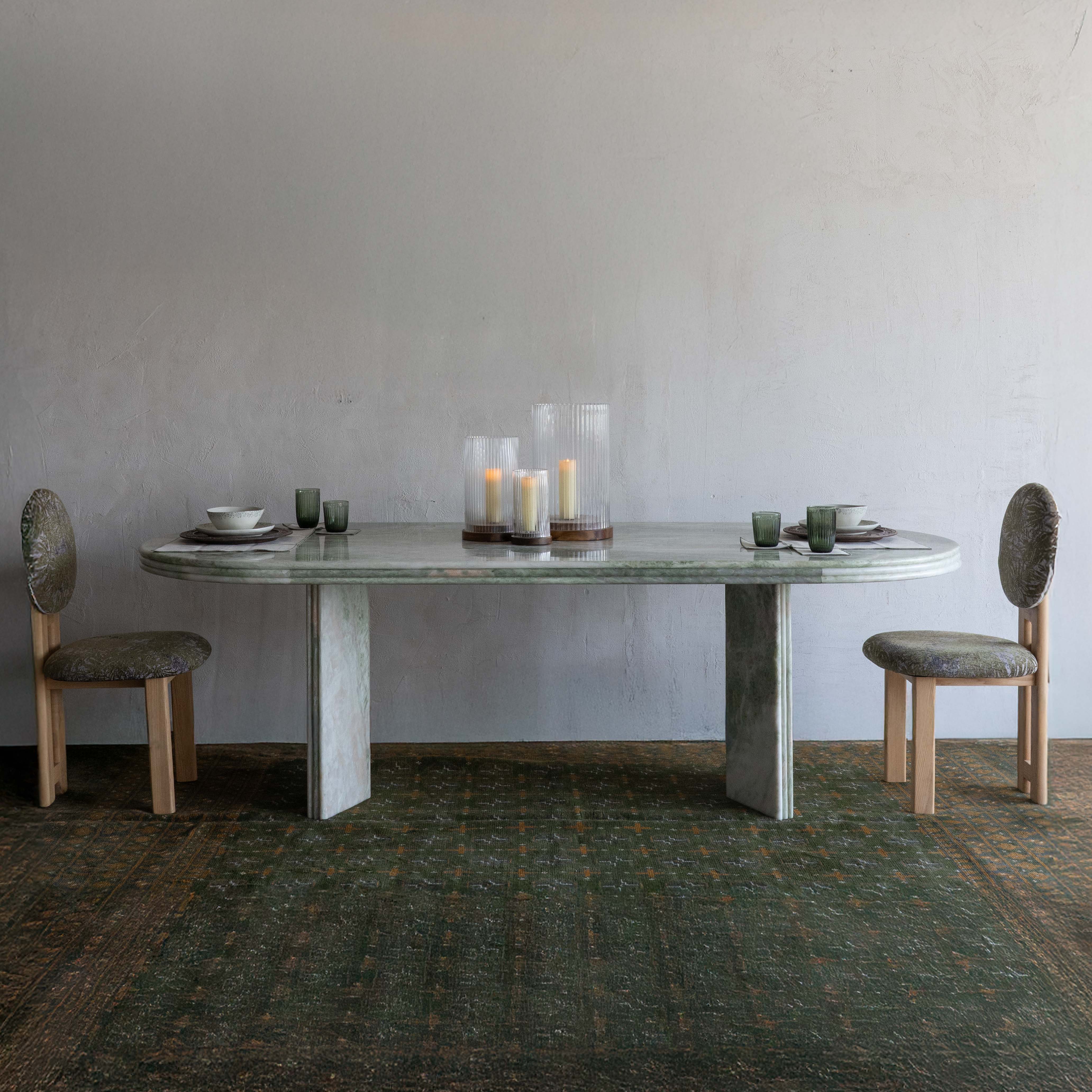 طاولة طعام فاخرة من رخام العقيق الأسود الكبير