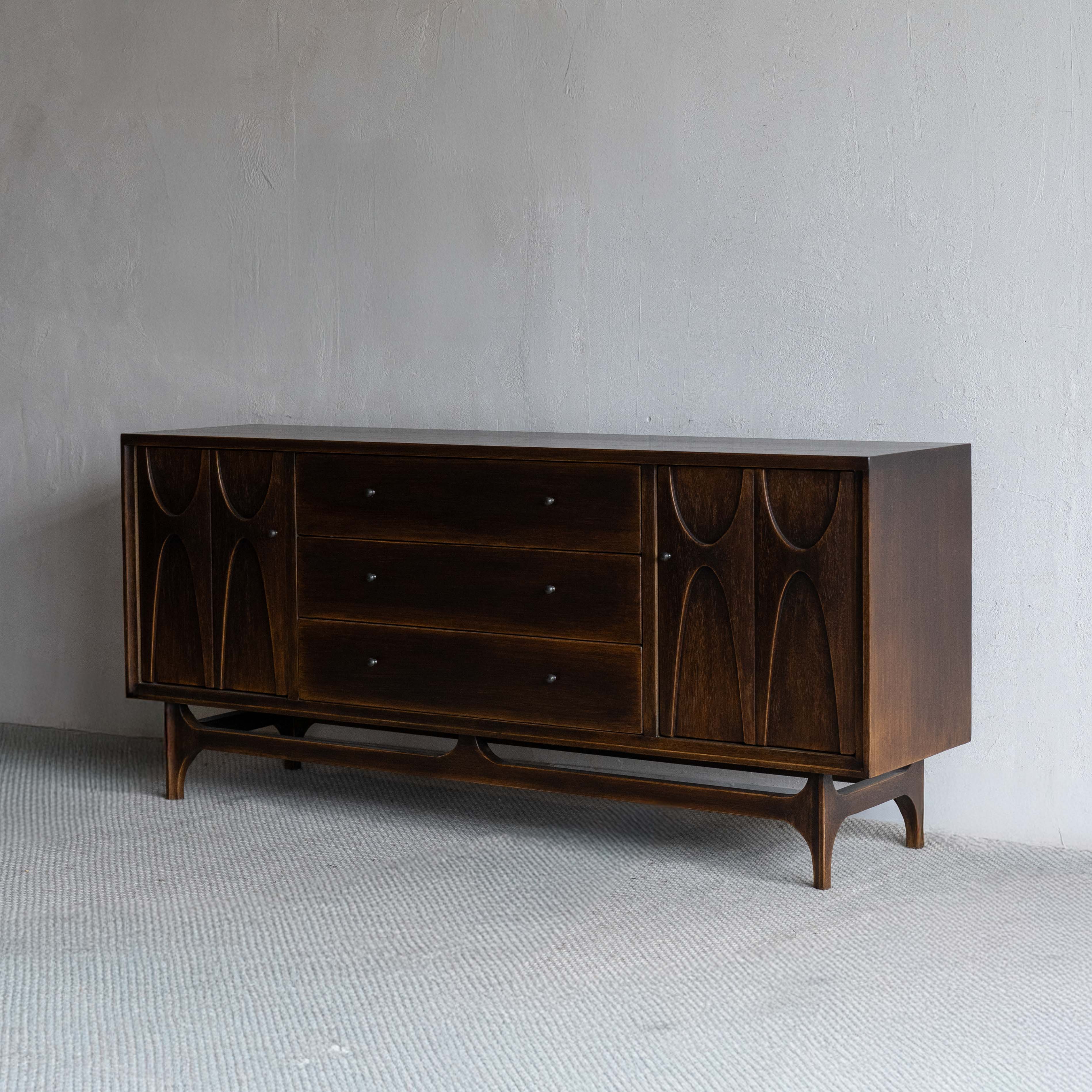 خزانة جانبية عصرية من الخشب الصلب من جيسا | خزانة تخزين