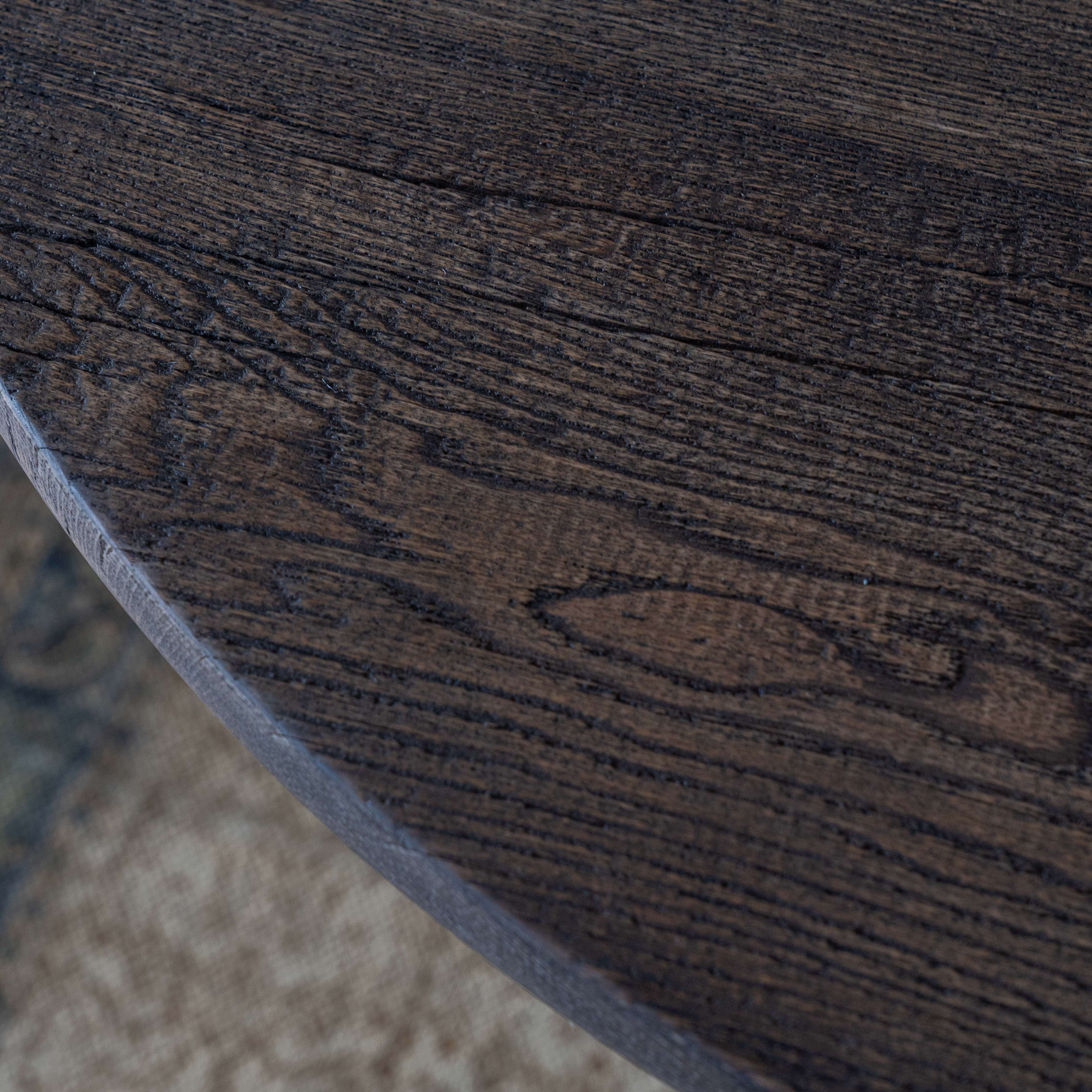 طاولة طعام بيضاوية من الخشب الصلب الطبيعي من مارماريس