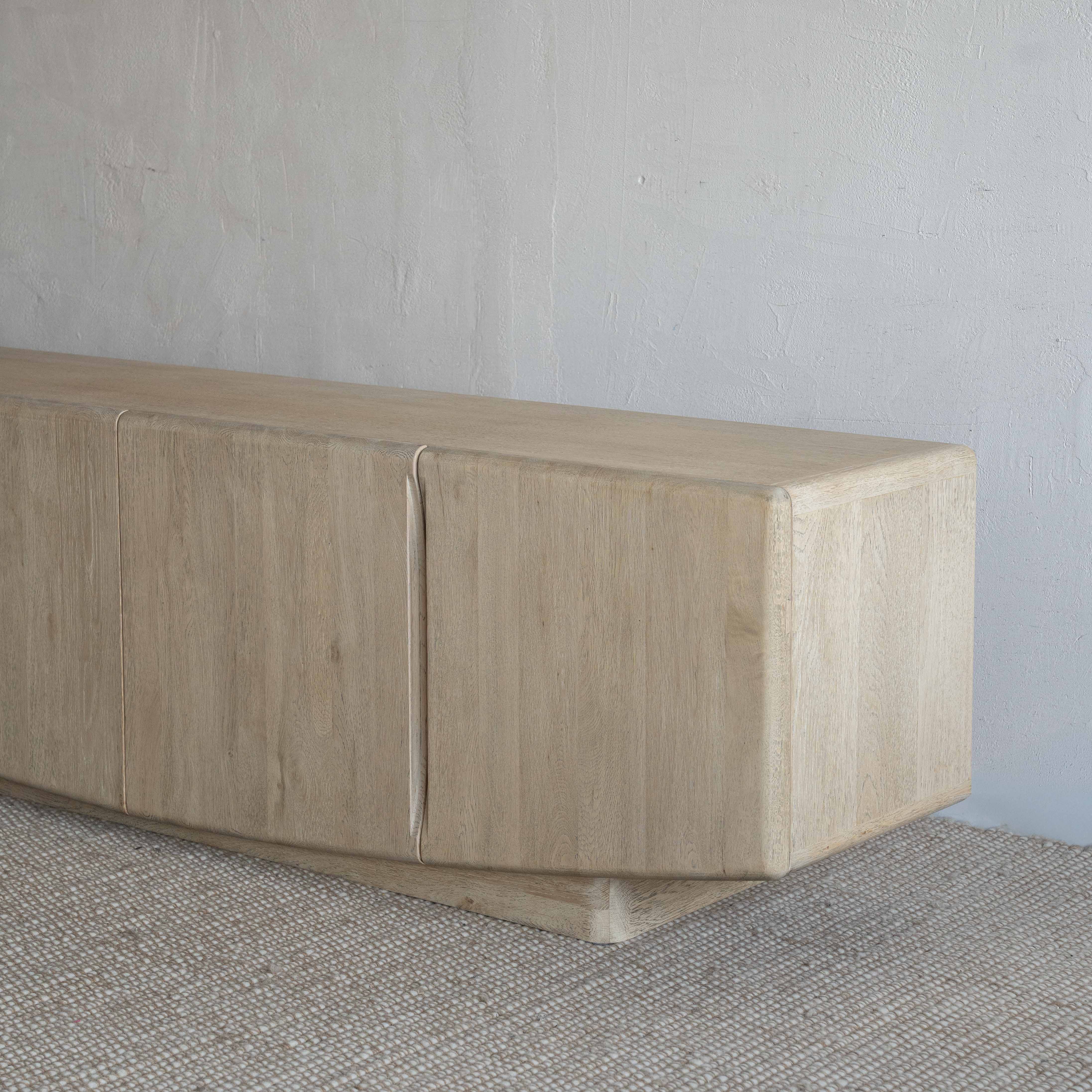 Marston Tapered Classic Style Oak Wood TV Unit - NATURAL
