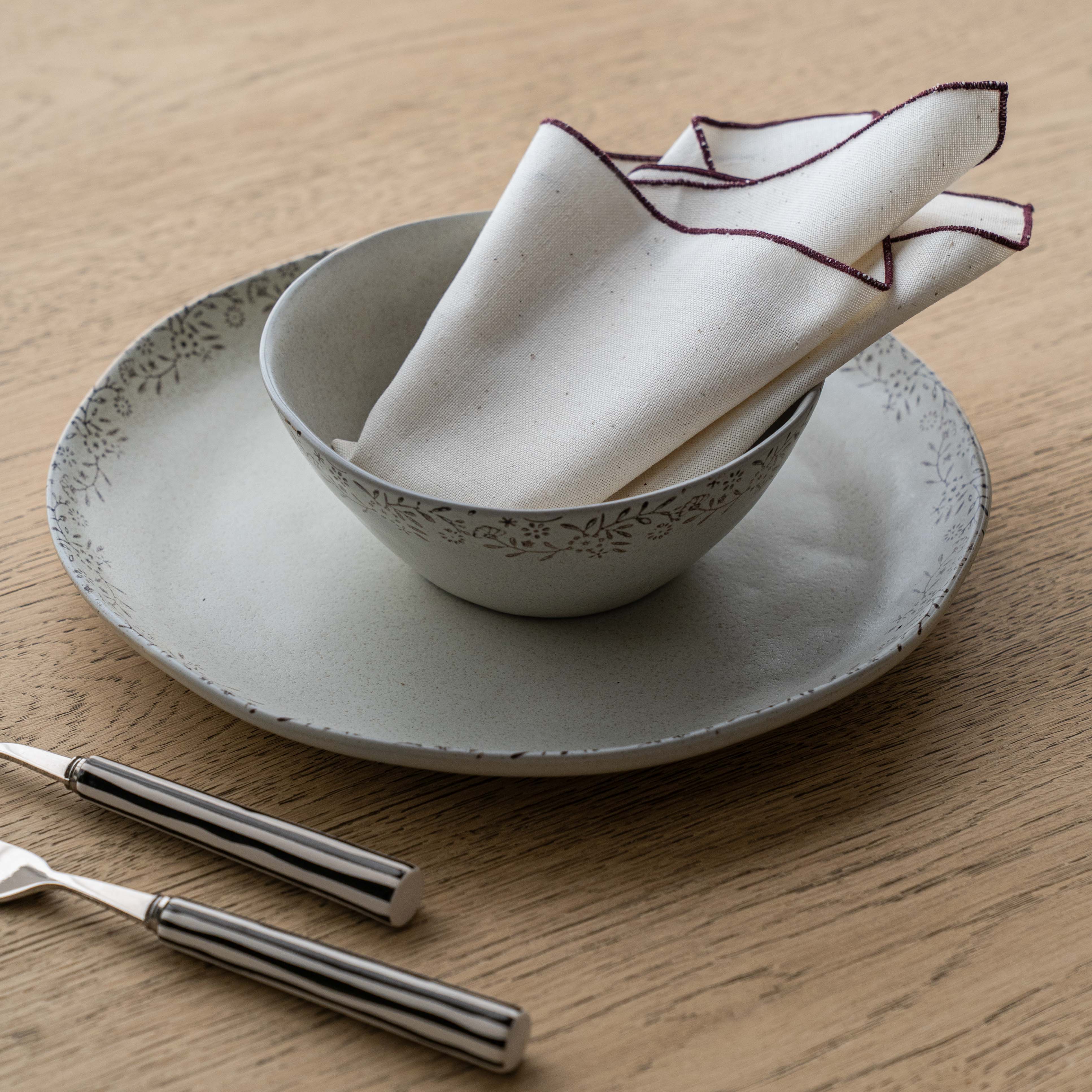 WS - Linen Set Of 2 Table Napkin - White/Maroon