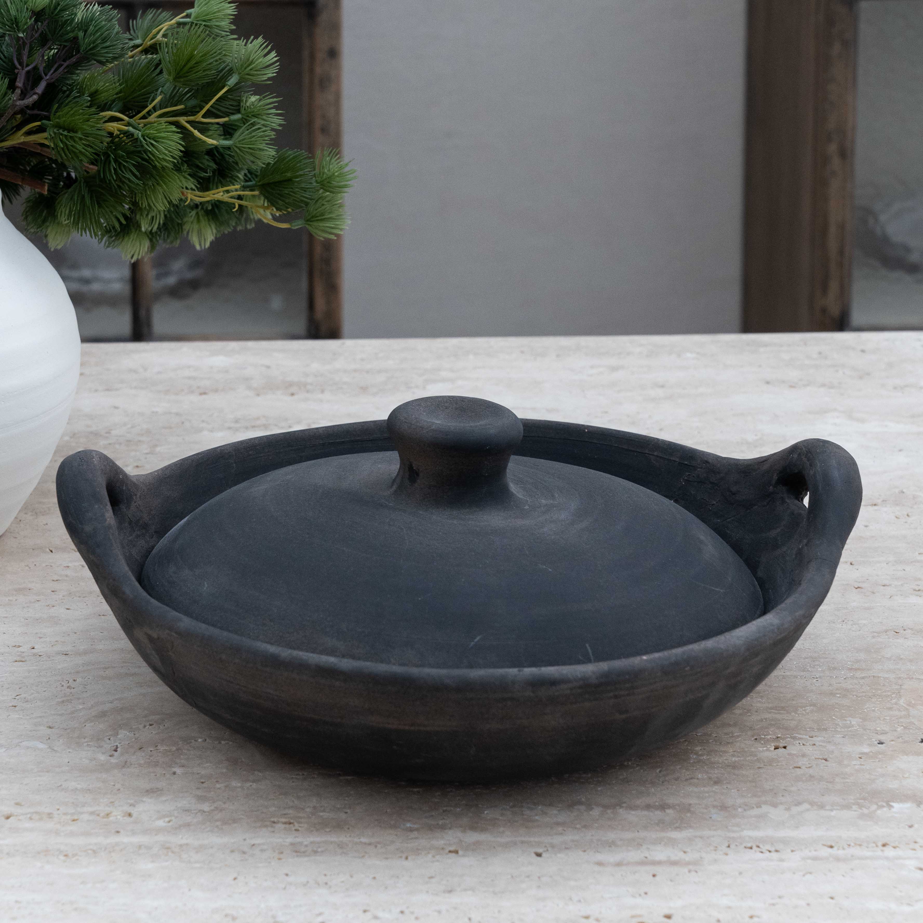 Never Full Pot Black Decorative Clay Container With Lid - Decorative Jars - WS Living Furniture  Furniture Store in Dubai
