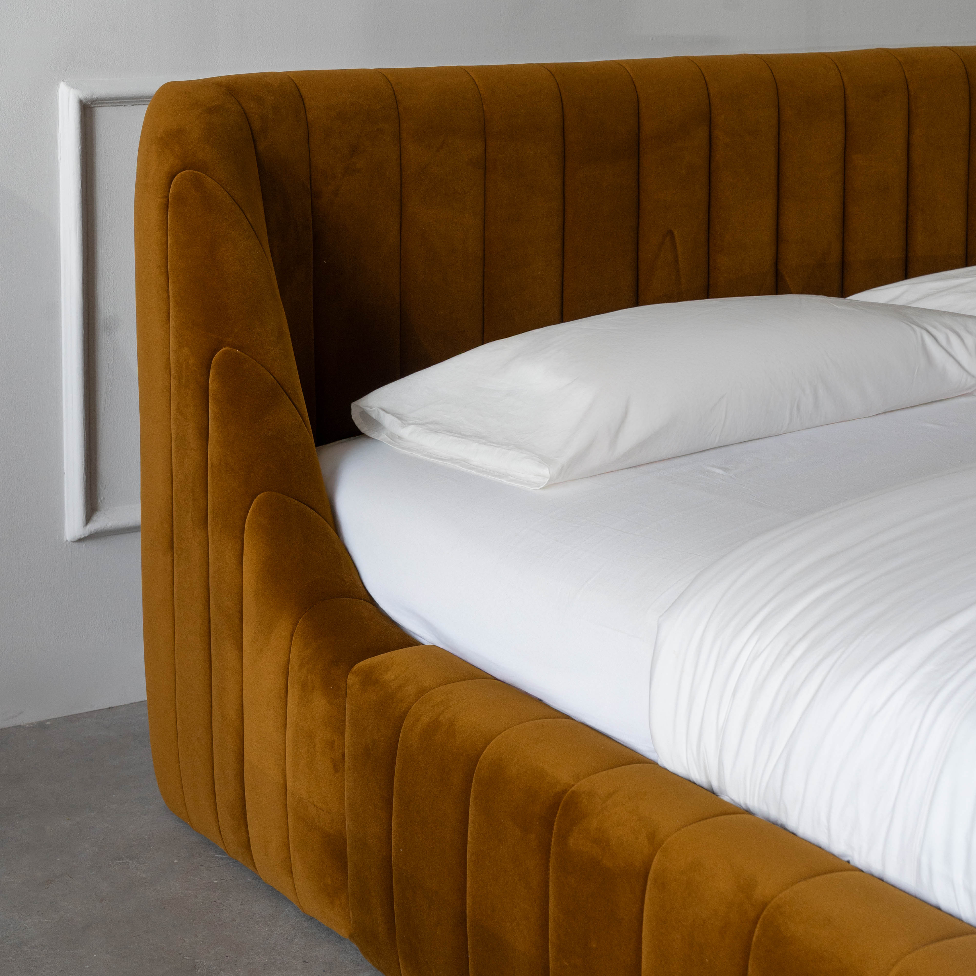 سرير ثاليا براون العصري والفاخر بحجم كينج 180×200 سم