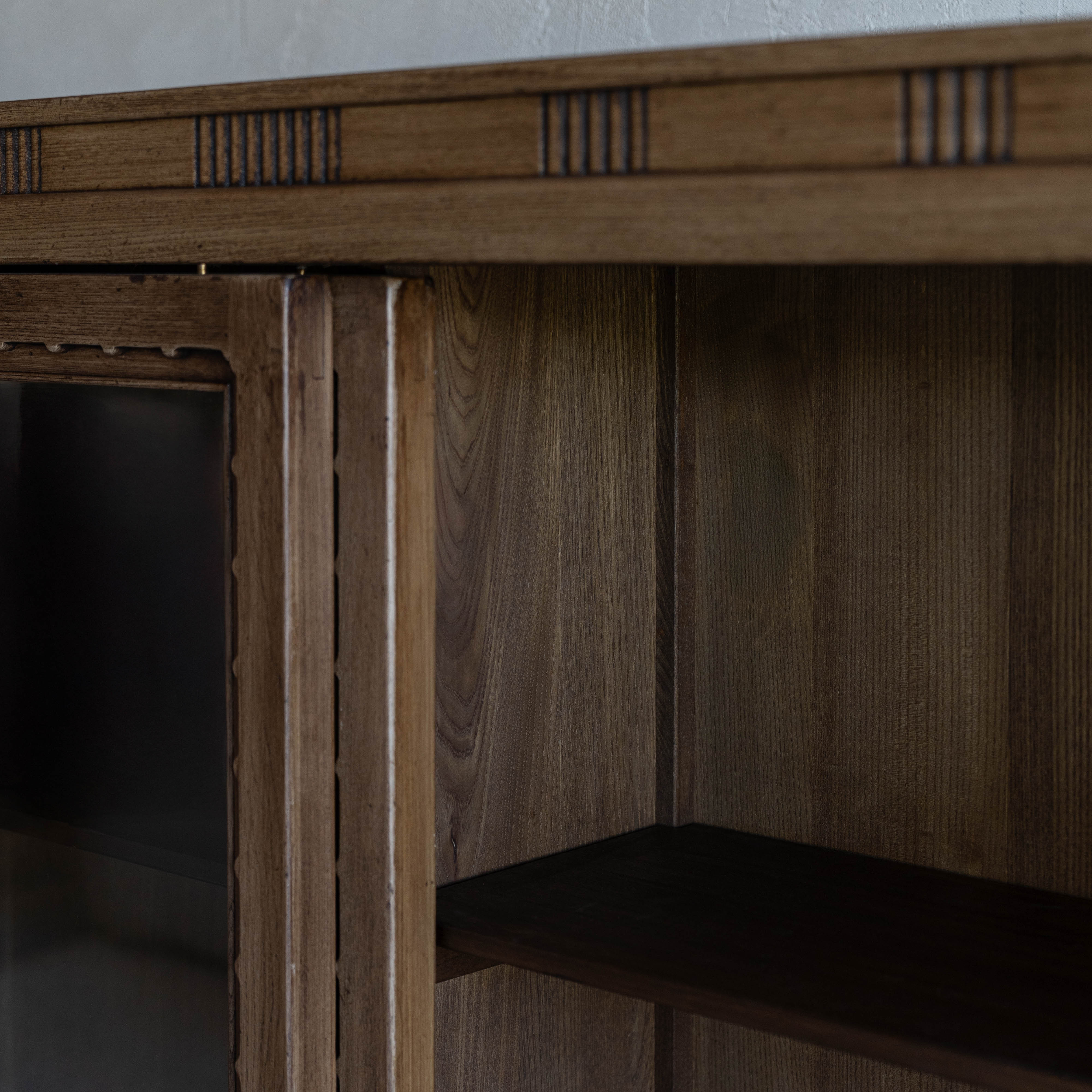 Eldran Solid Oak Wood Artisan Glass Door Cabinet - Cabinets - WS Living Furniture Furniture Store in Dubai