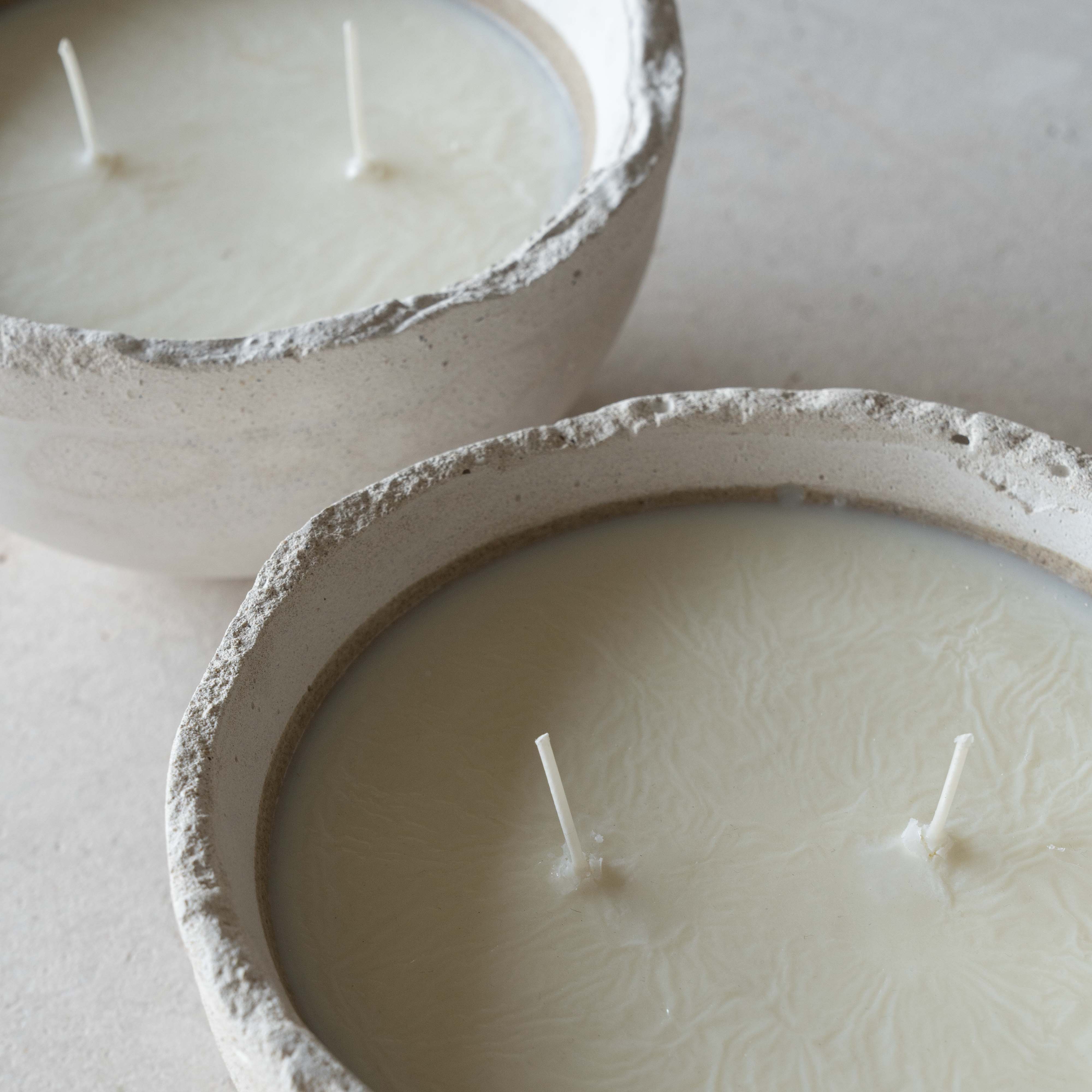 Amber Luxe Handcrafted Cement & Soya Wax Round Loaf Bowl Candle - Candle Holders - WS Living Furniture Furniture Store in Dubai