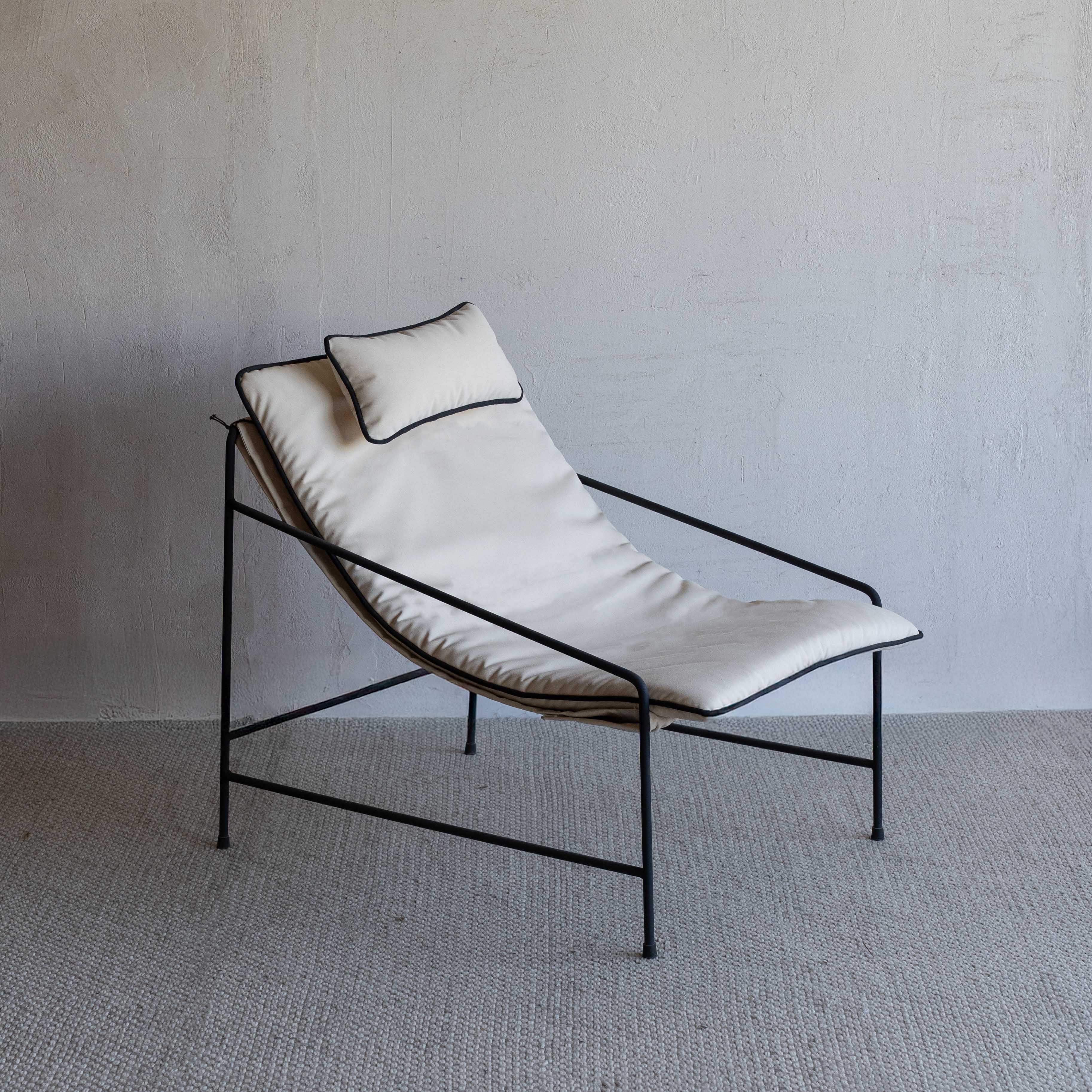 Novato Sun White Lounge Chair