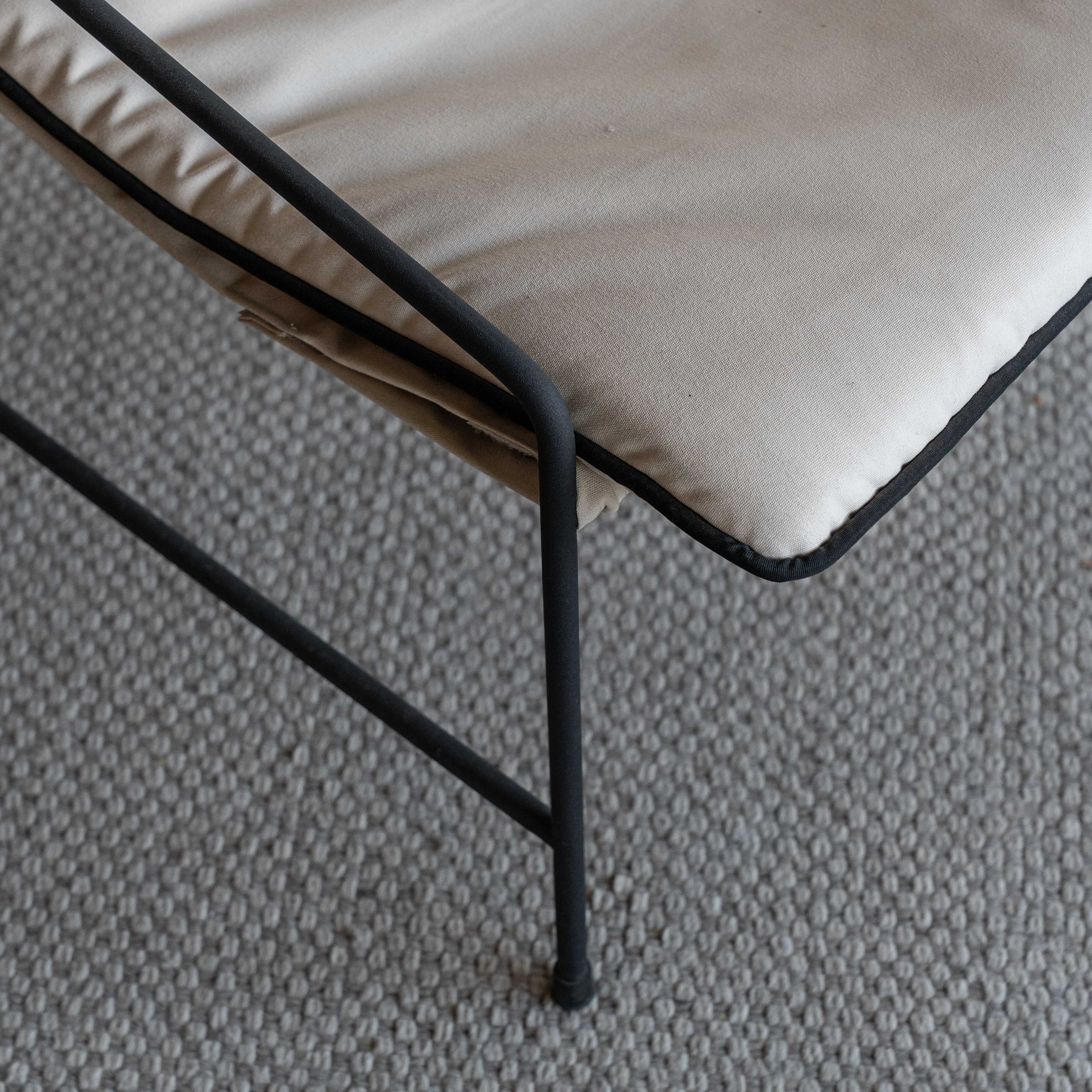 Novato Sun White Lounge Chair