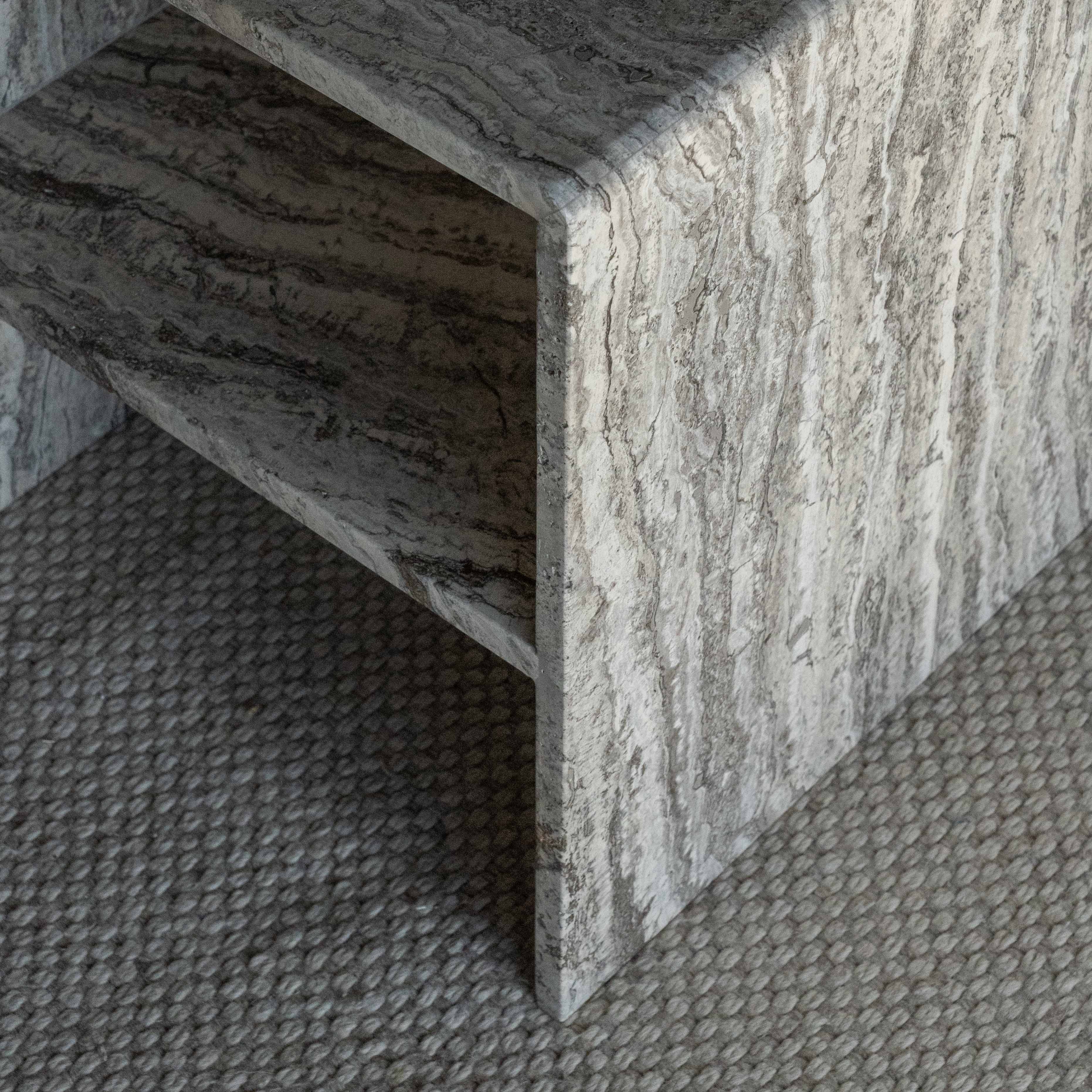 طاولة جانبية للسرير من رخام الترافرتين بلون بيج