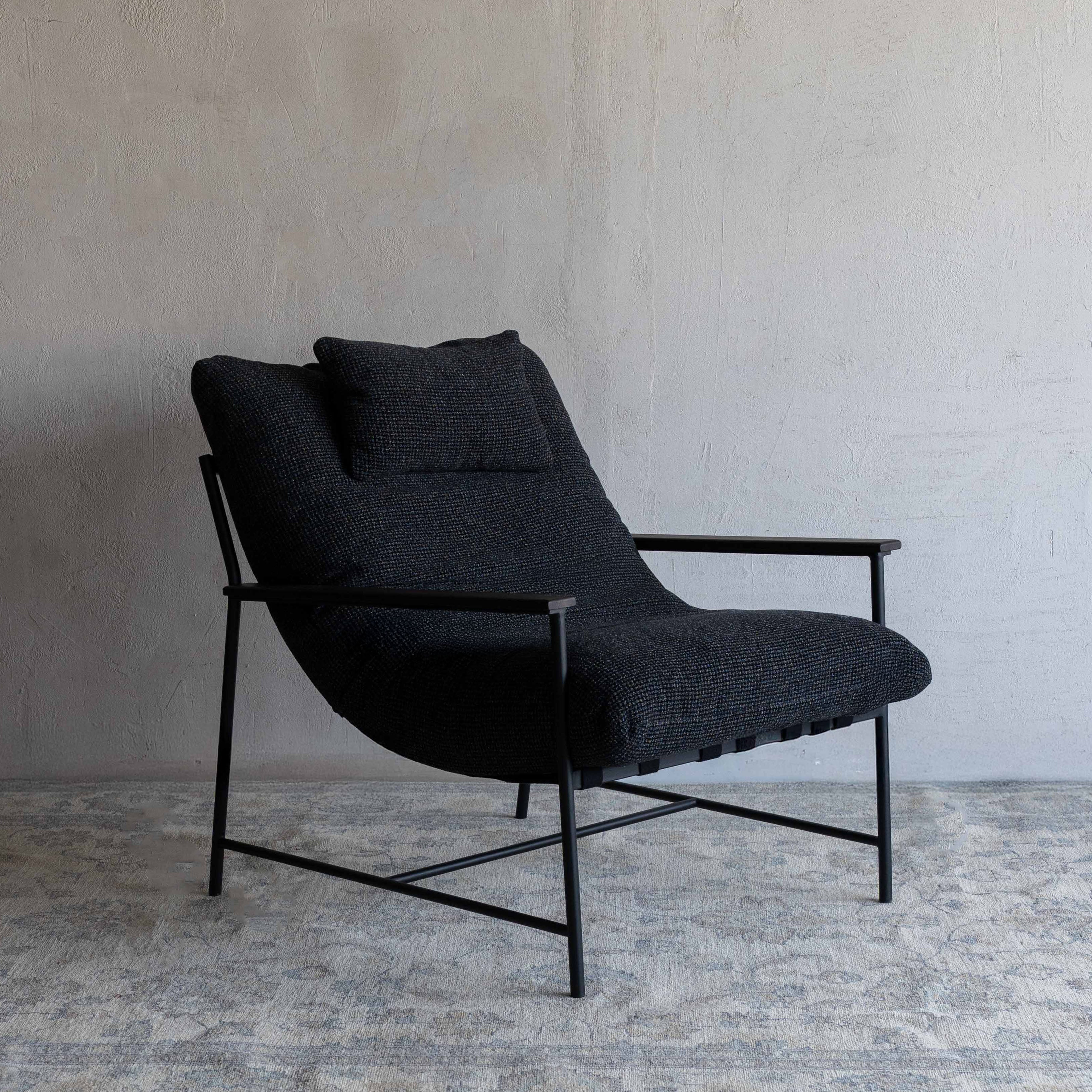 Pavia Modern Lounge Chair With Headrest - Black