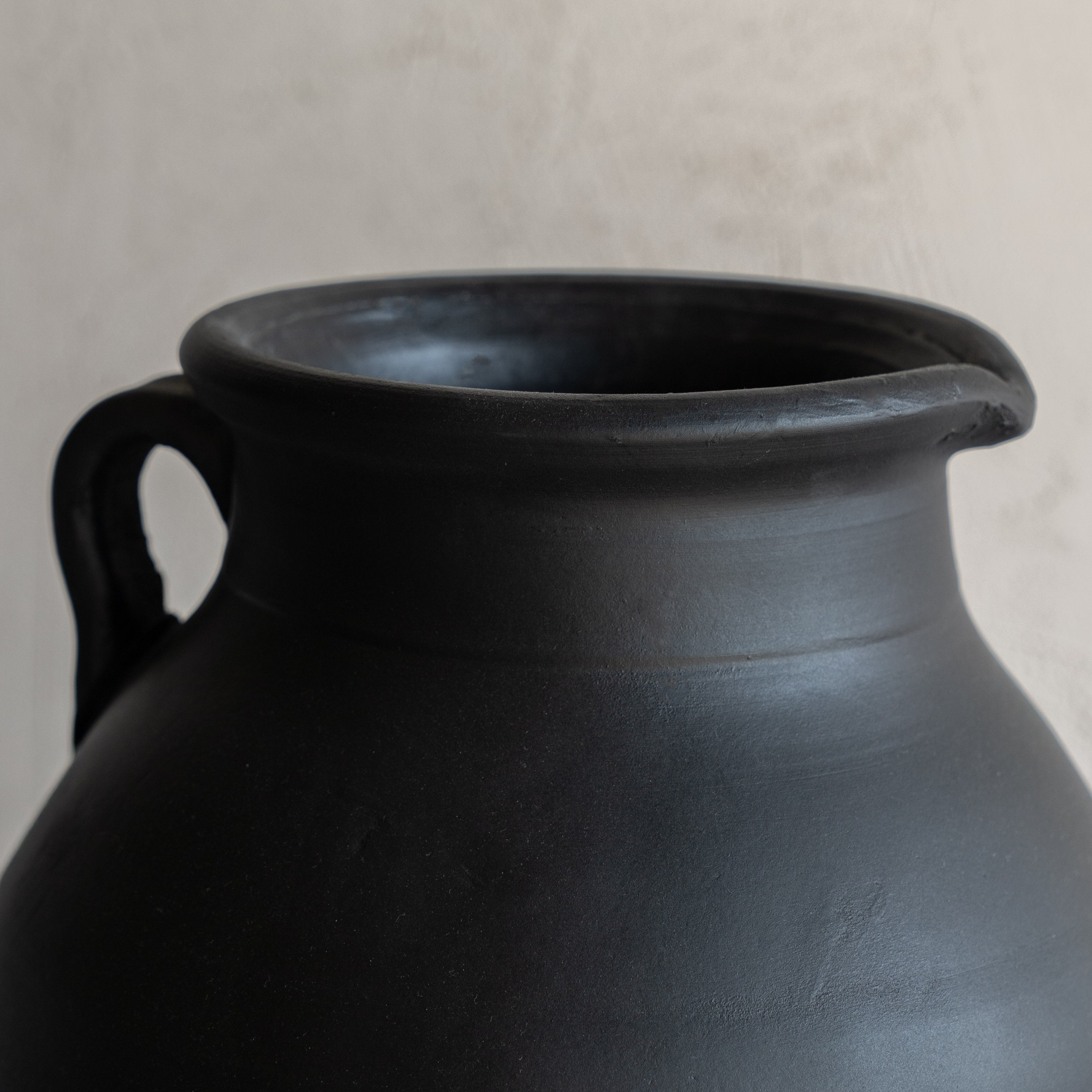 Petra Black Terracotta Flower Pot | Vase