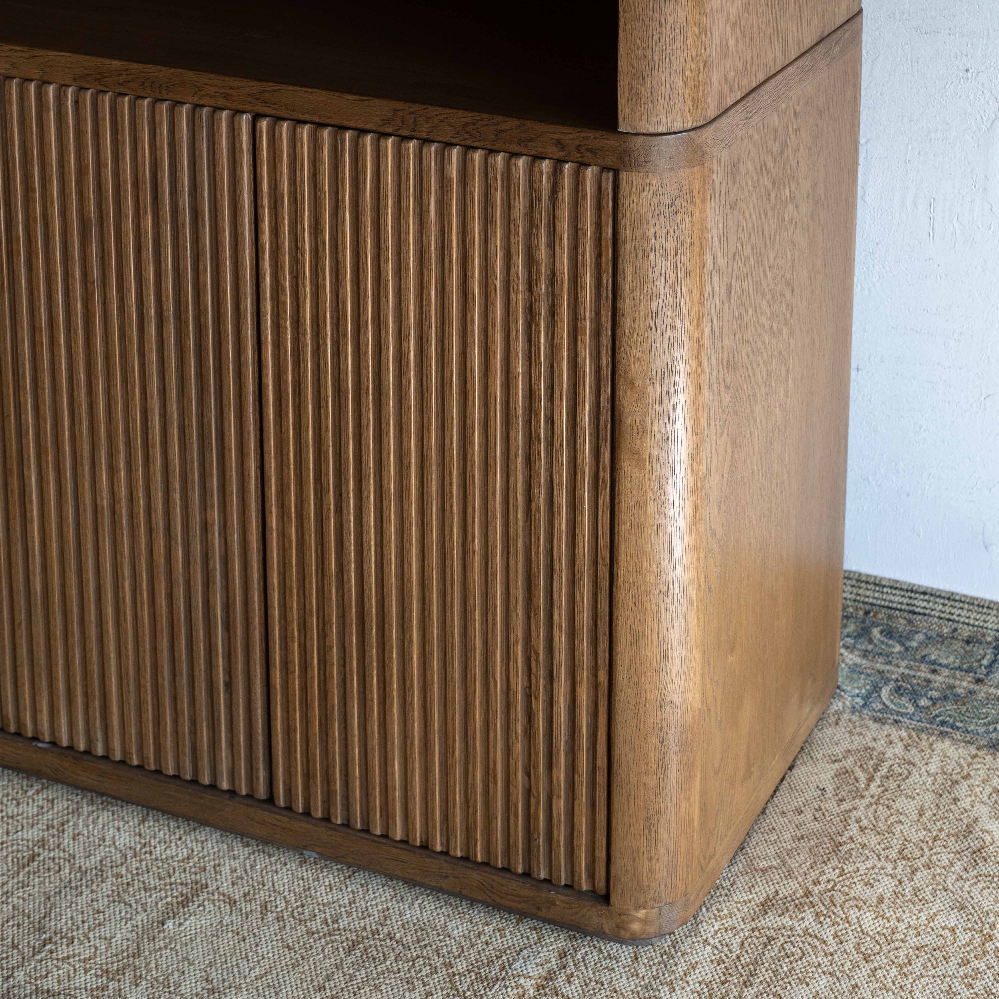 Ruvic Vintage Style Display Shelf And Cabinet