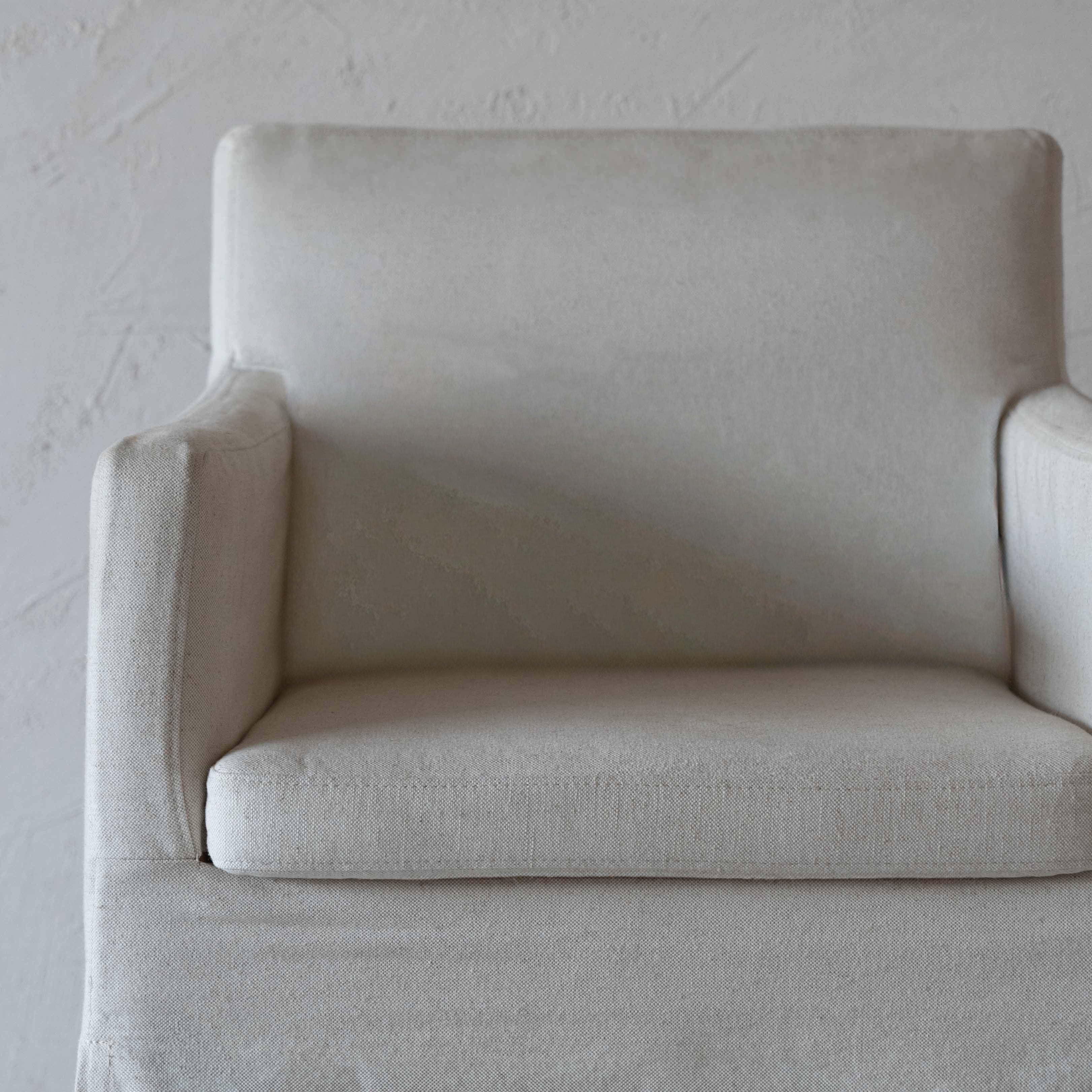 Sculpt Armrest Wood Dining Chair