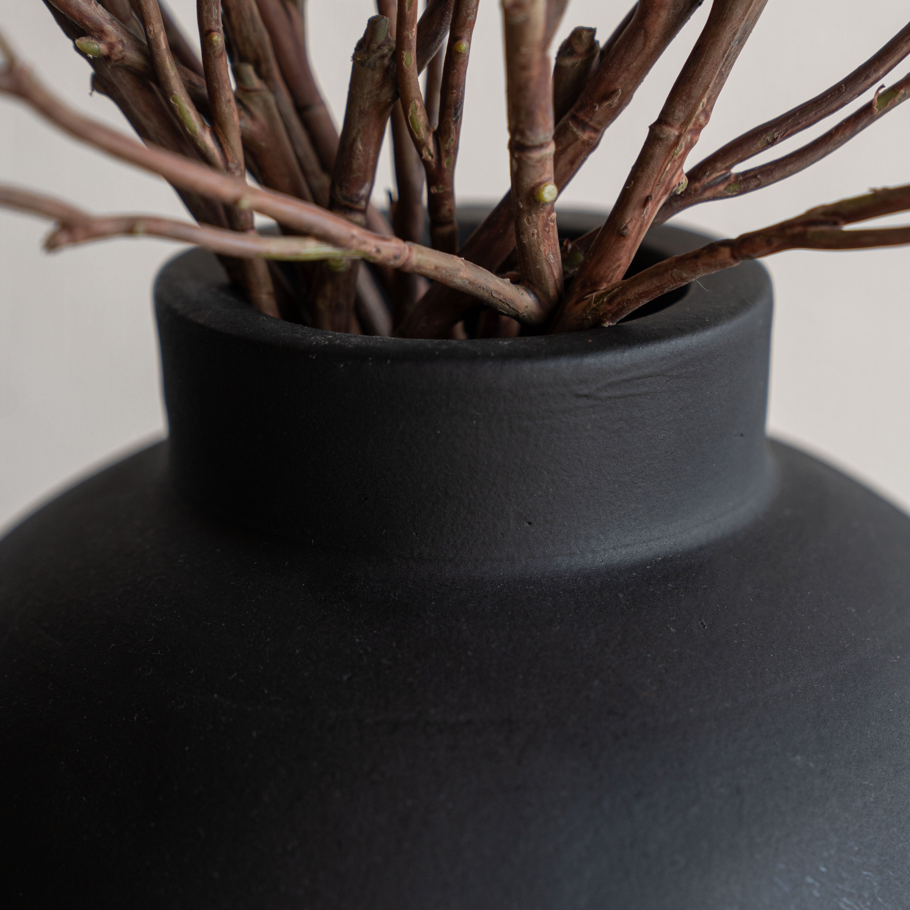 Cuba Black Terracotta Flower Pot | Vase