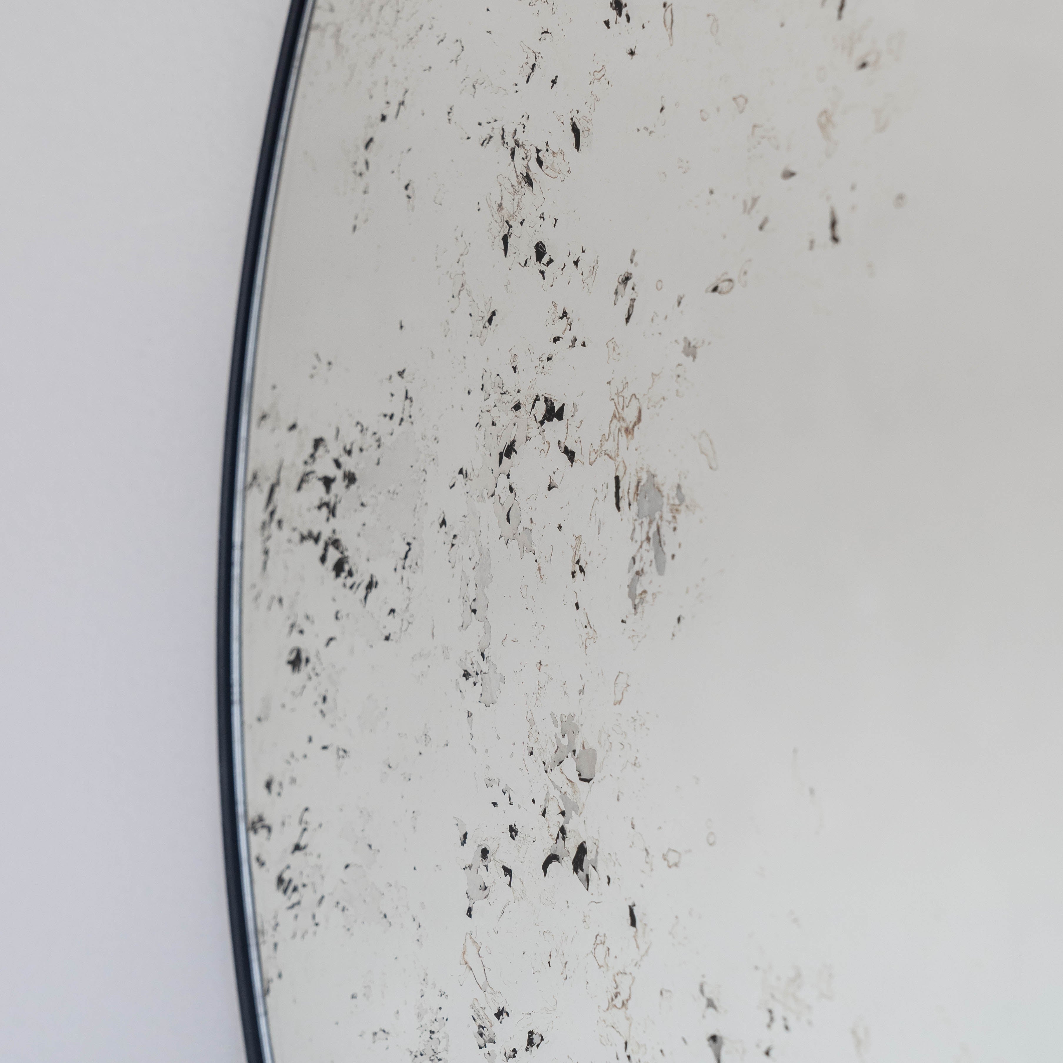 Tessa Classic Textured Round Wall Mirror - Mirror - WS Living Furniture Furniture Store in Dubai