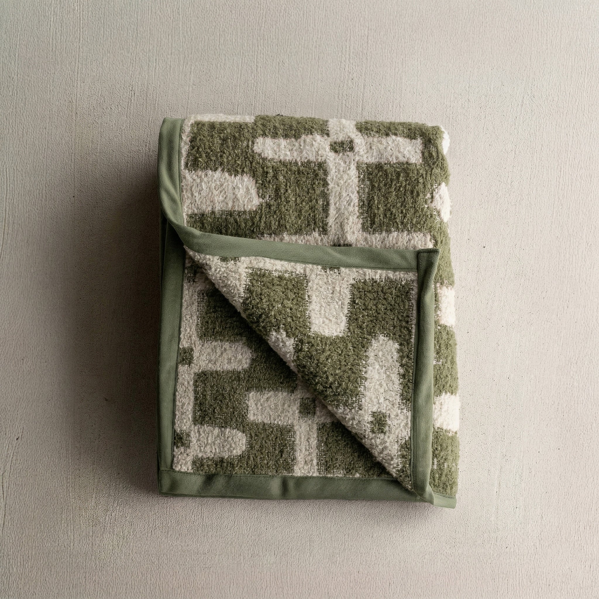 Green Grove Throw Blanket - 205x154cm