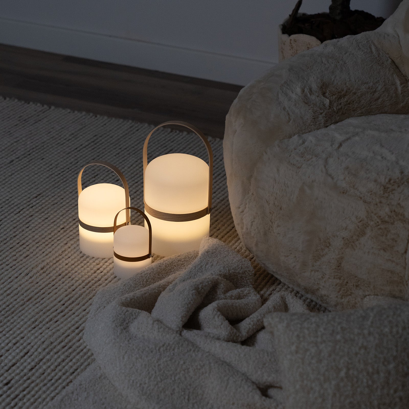 Apus Cordless Table Lamp - Solid Wood Handle - Table Lamp - WS Living - UAE Modern Home Furniture Stores in Dubai