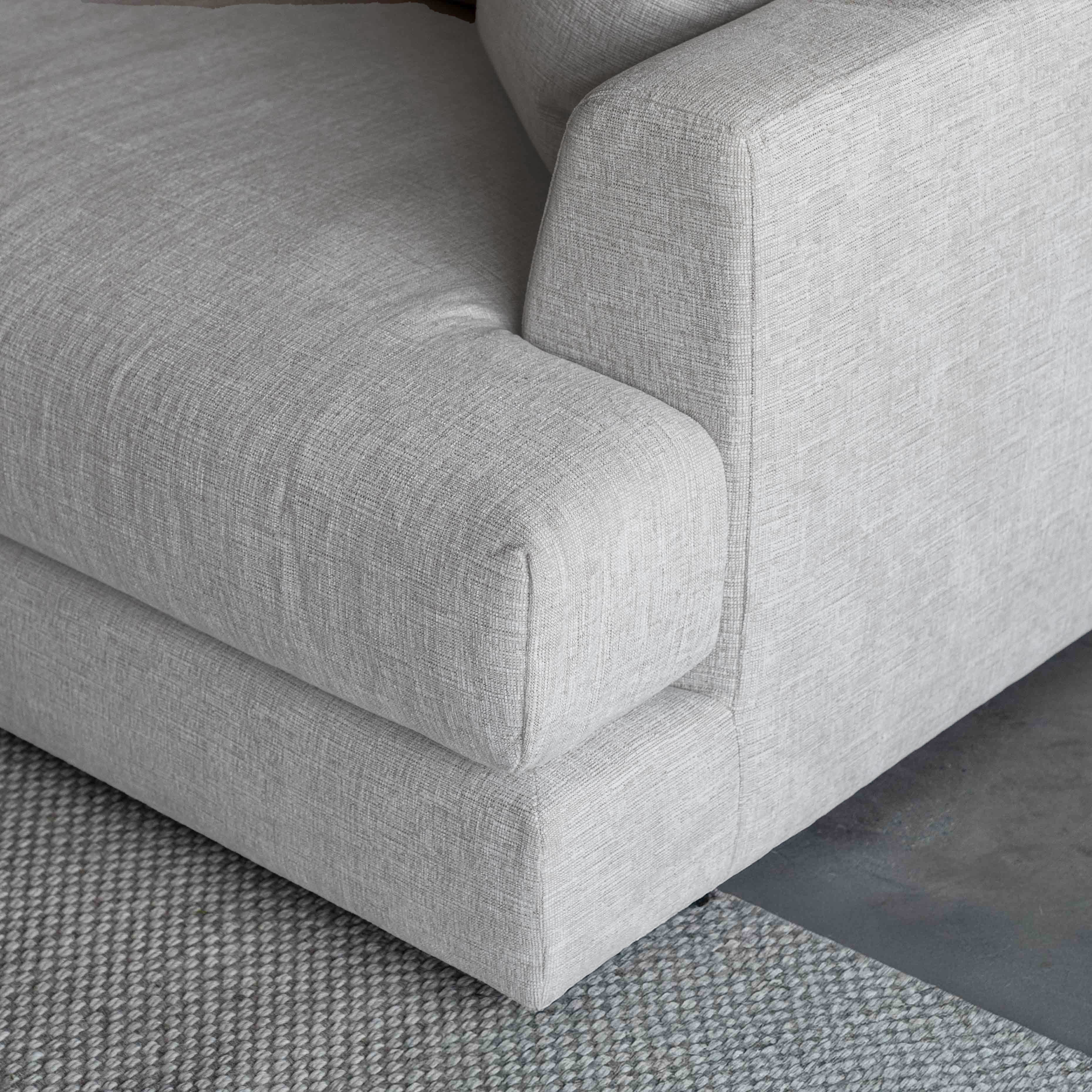 أريكة فالنسيا ثلاثية المقاعد