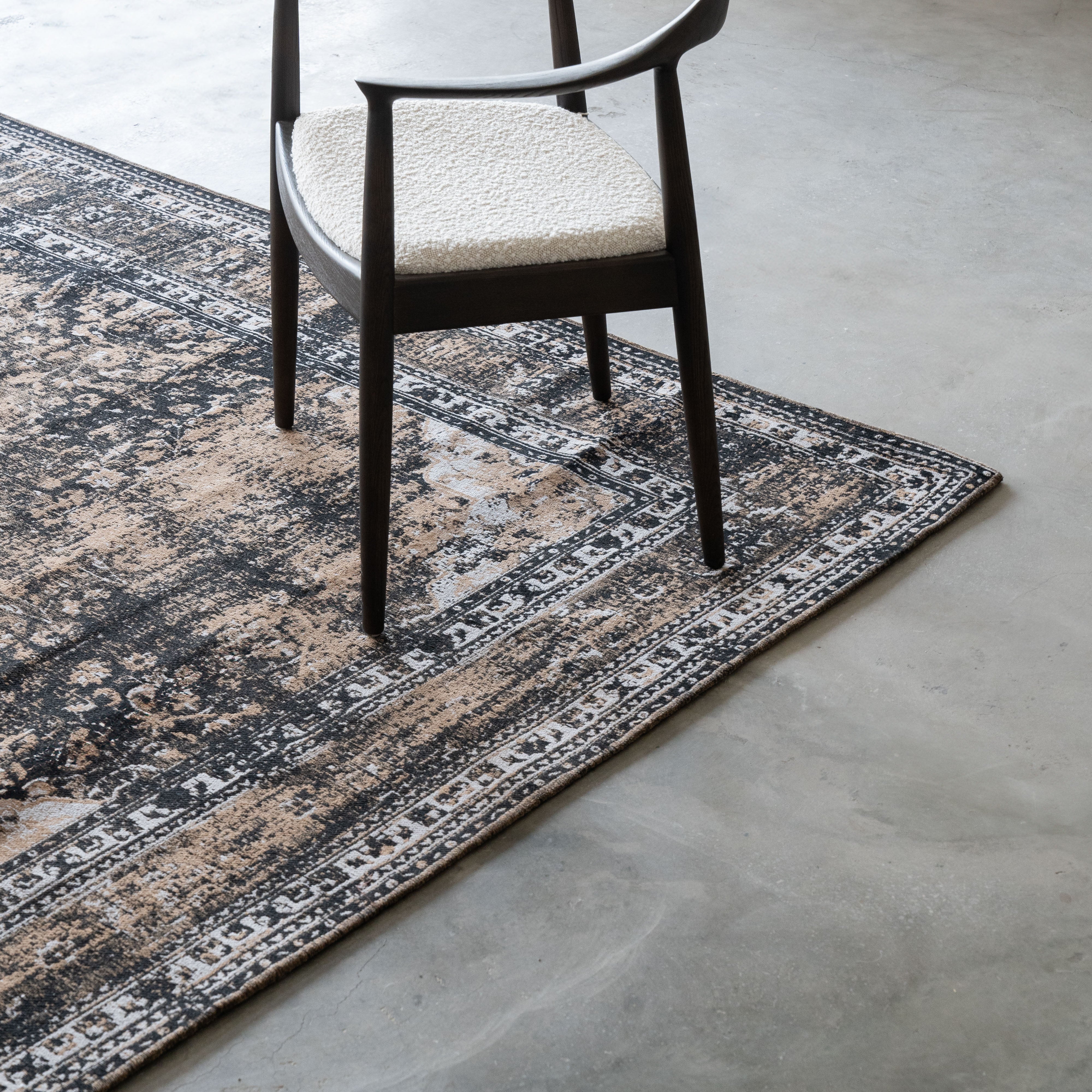 Sarouk Wool Rug - 170x240cm - Rug - WS Living Furniture  Furniture Store in Dubai