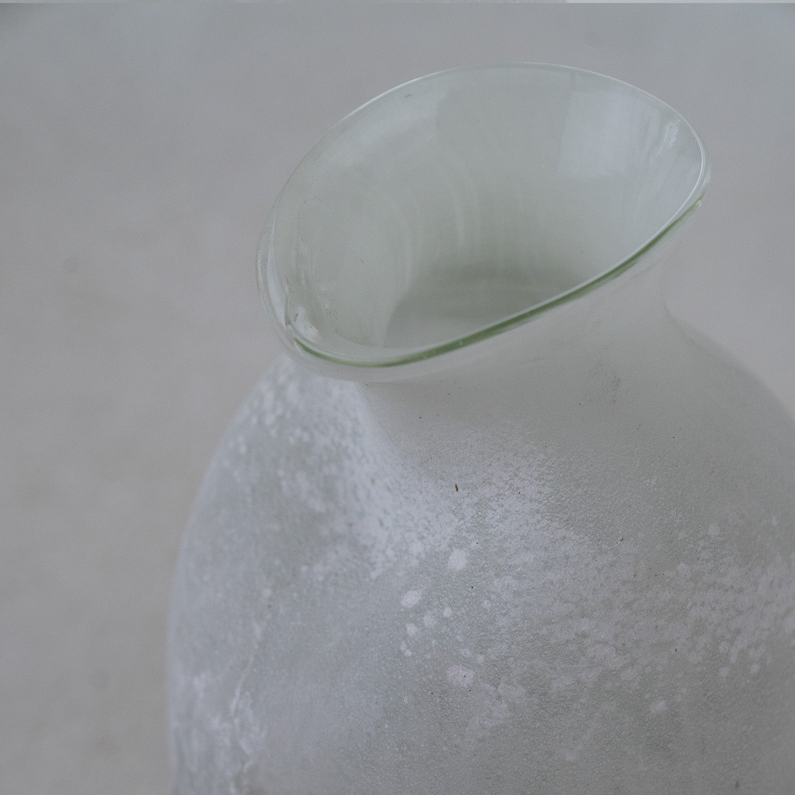 Matcha Decorative Glass Vase Open Top - 23RXAU115  - WS Living - UAE - Vase Wood and steel Furnitures - Dubai