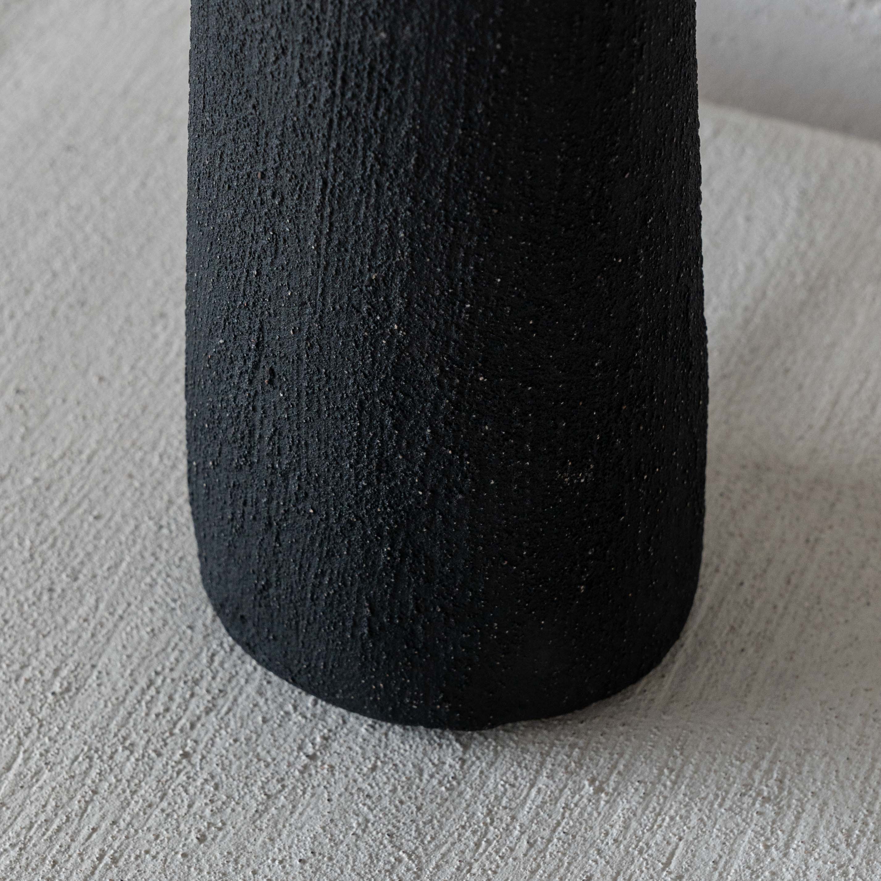 Alaska Black Modern Black Table Lamp