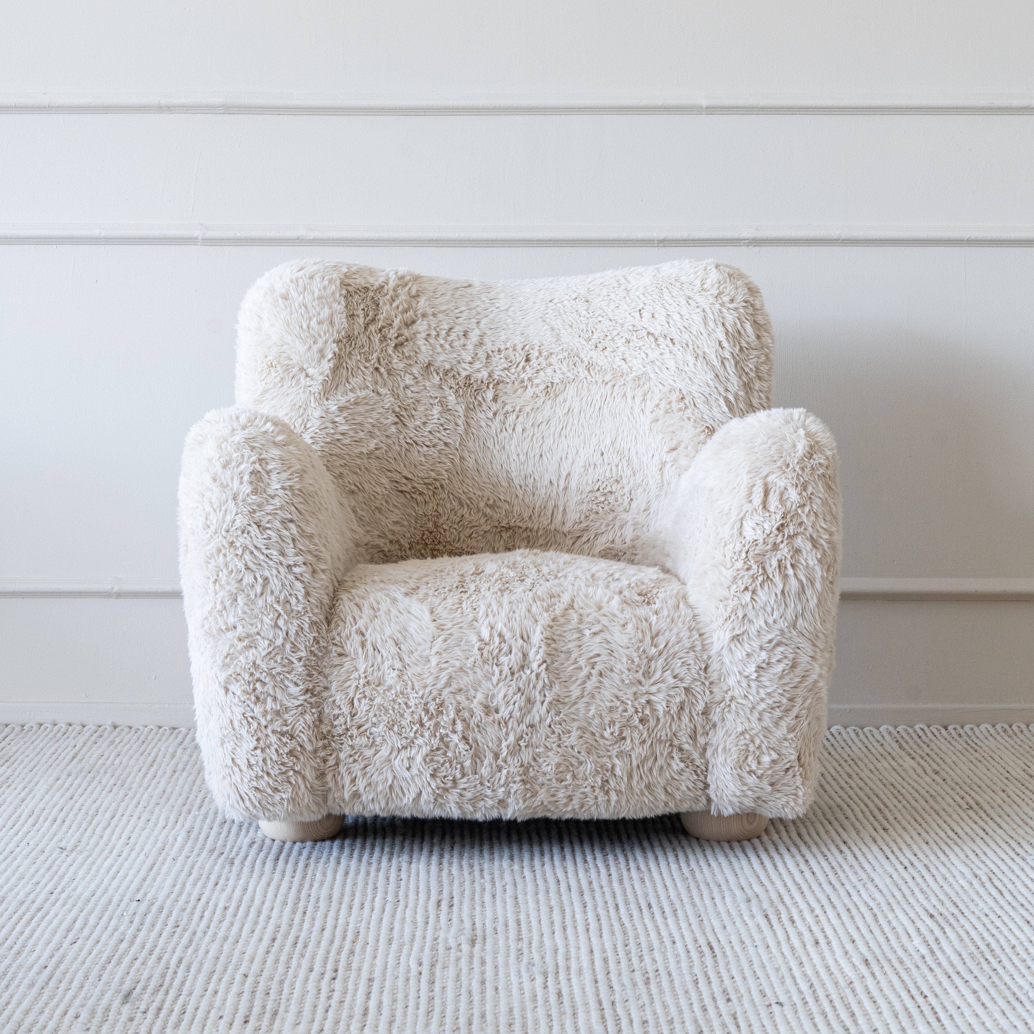 Chloe Armchair Fur Fabric  - WS Living - UAE - Lounge Chair Wood and steel Furnitures - Dubai