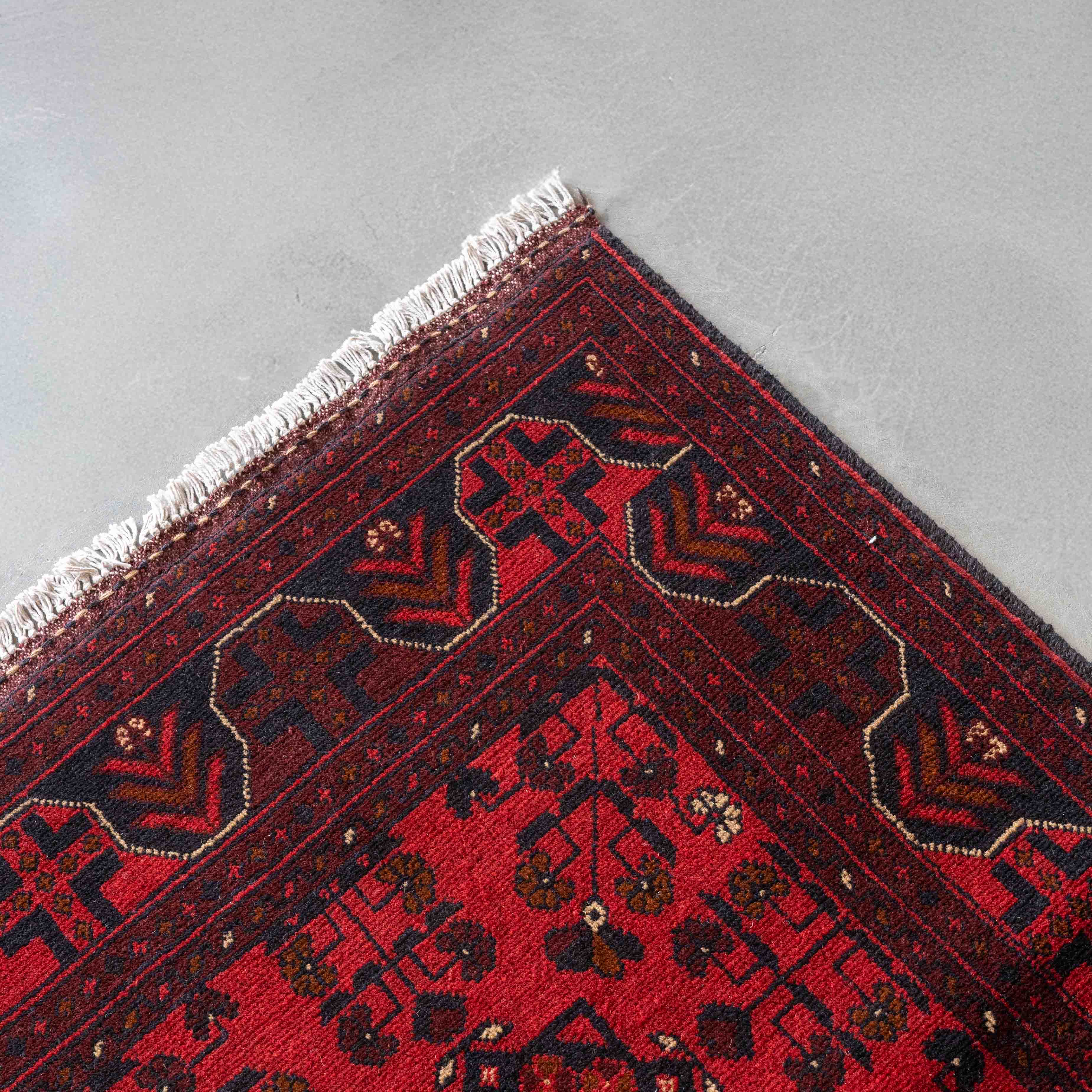 Classic Comfort Handcrafted Red Vintage Style Wool Afghan Rug